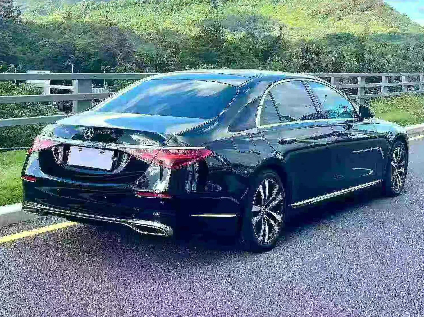 奔驰S 内饰后排