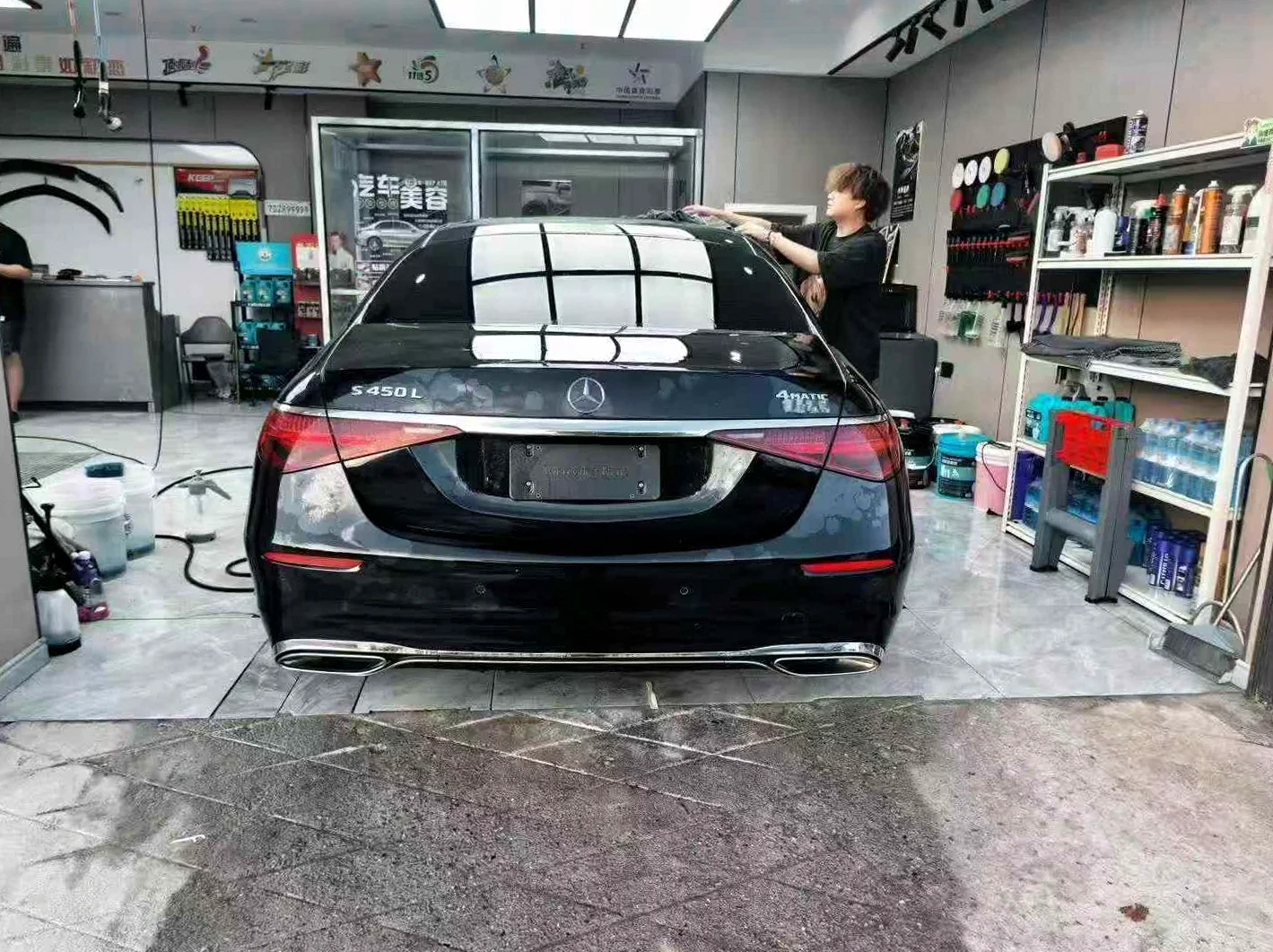 奔驰S 正面外观二