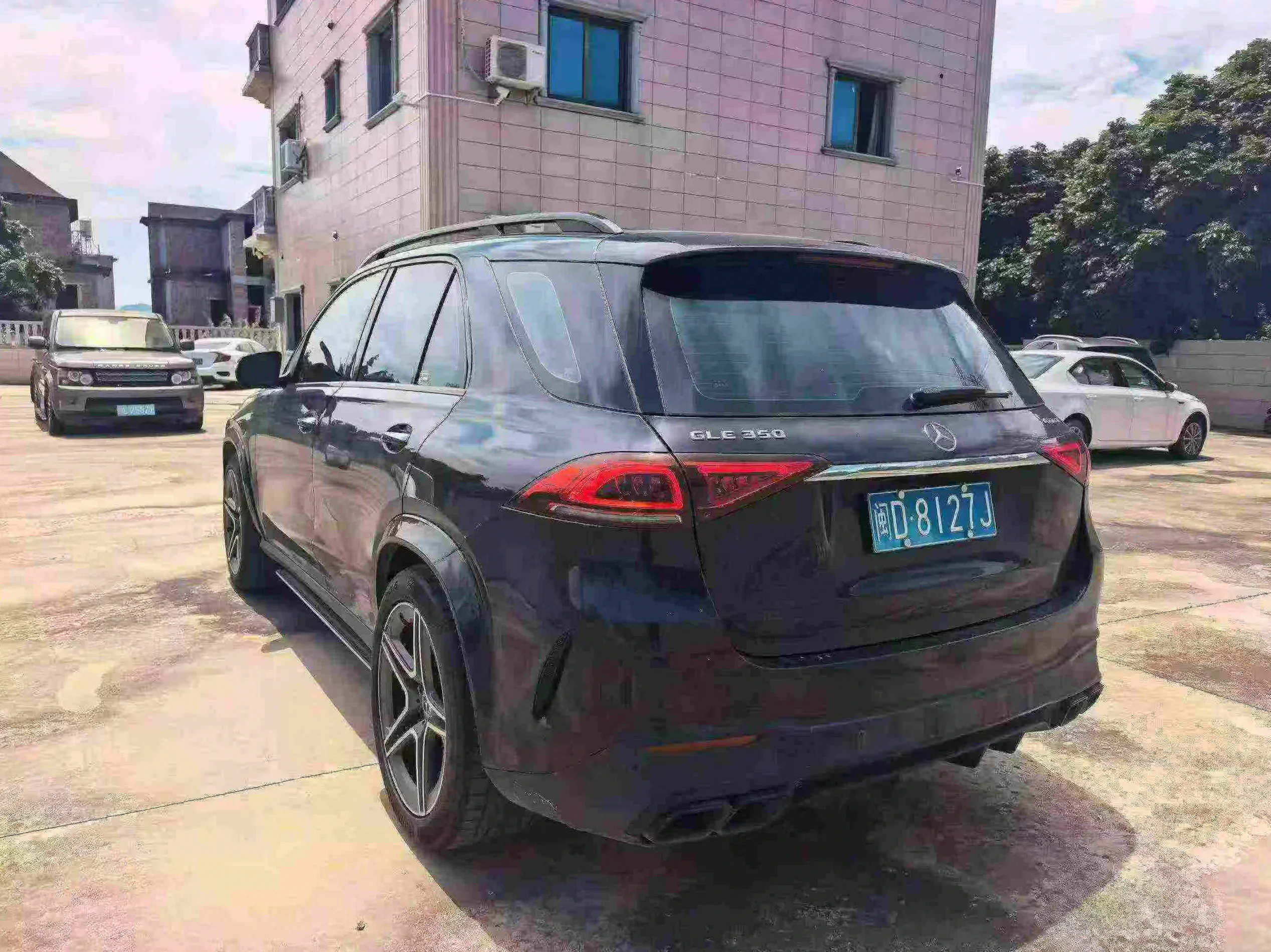 奔驰GLE 后面外观三