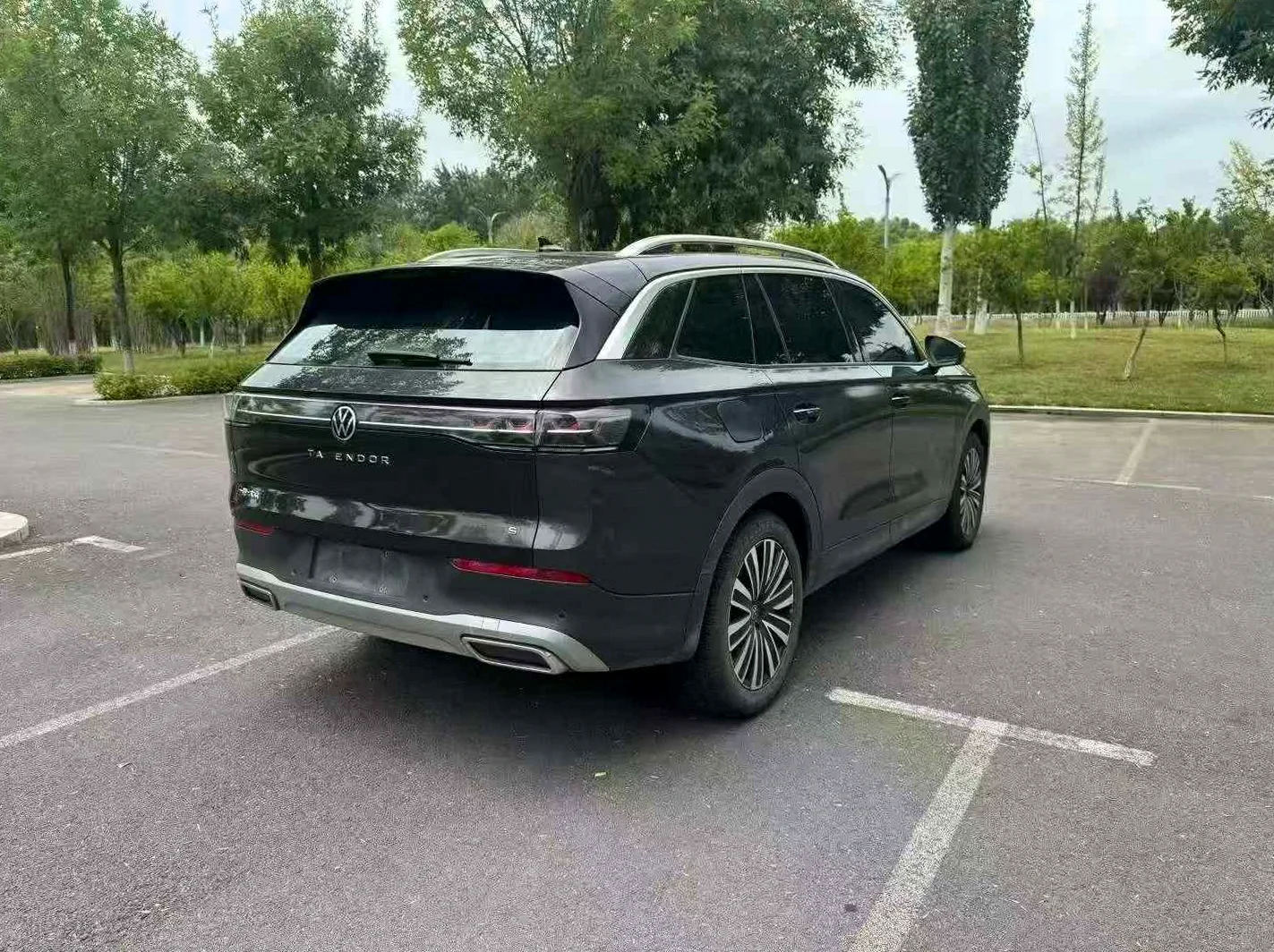 大众揽巡 后面外观三