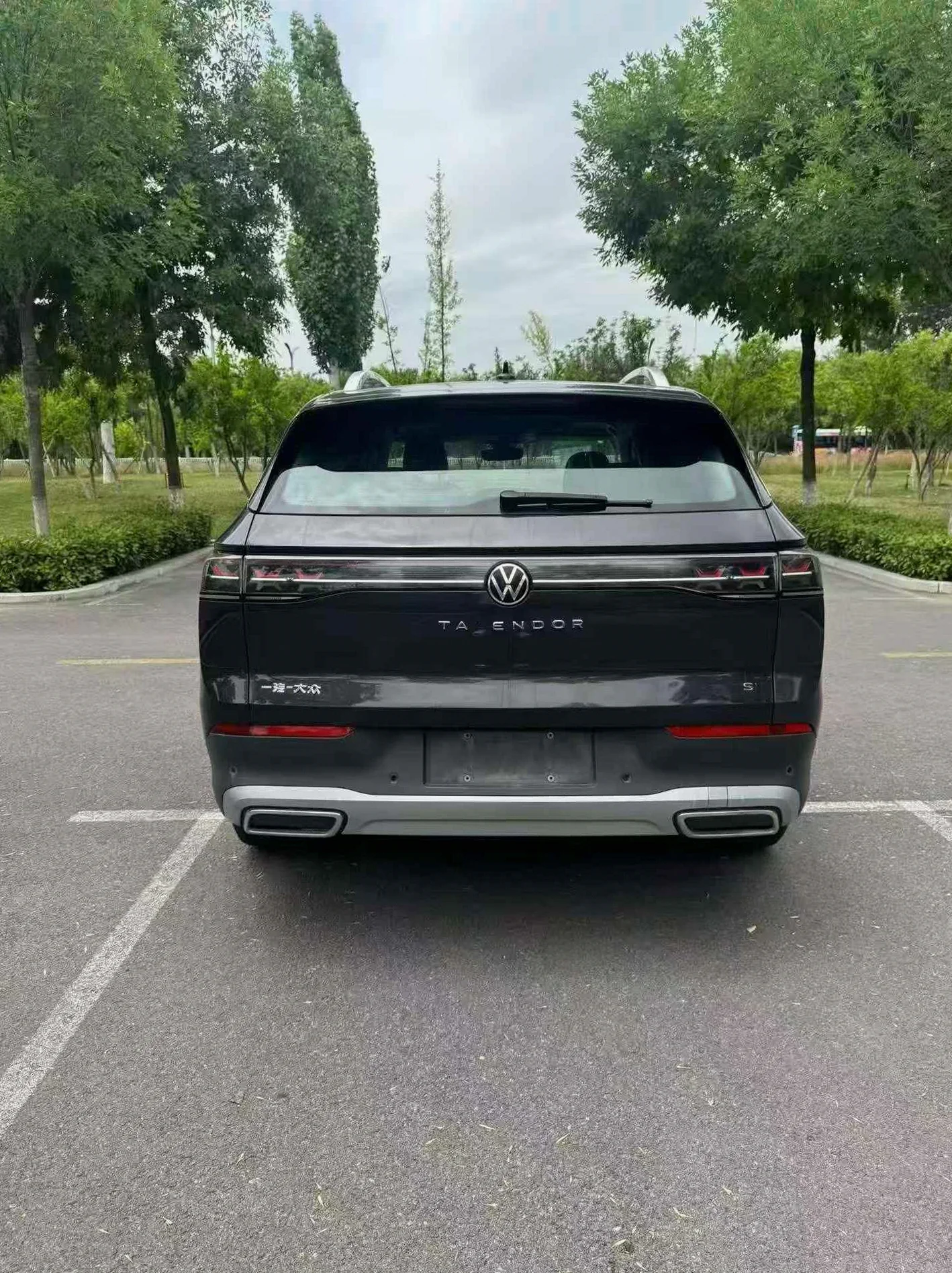 大众揽巡 后面外观二