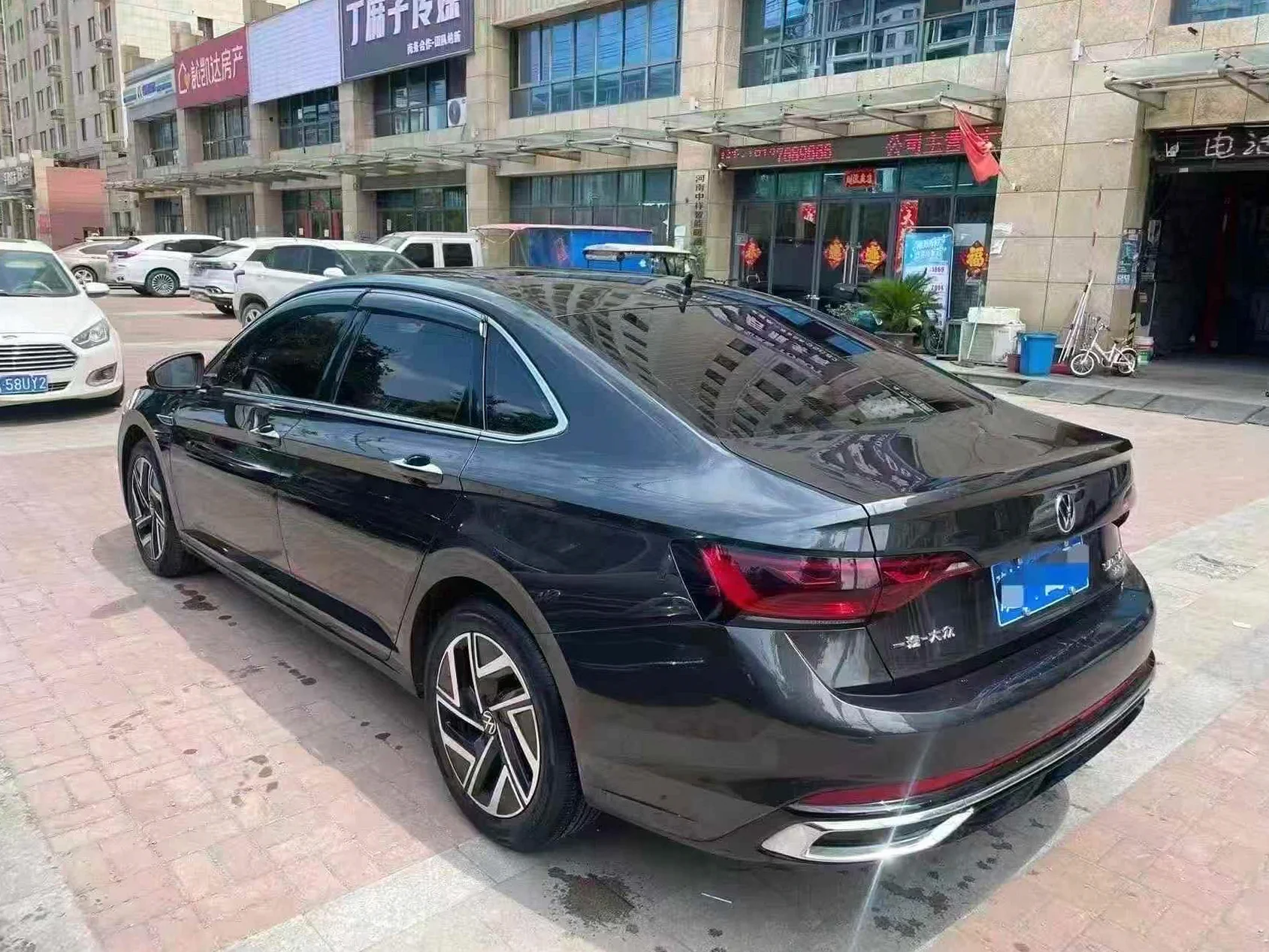 大众速腾 正面外观三