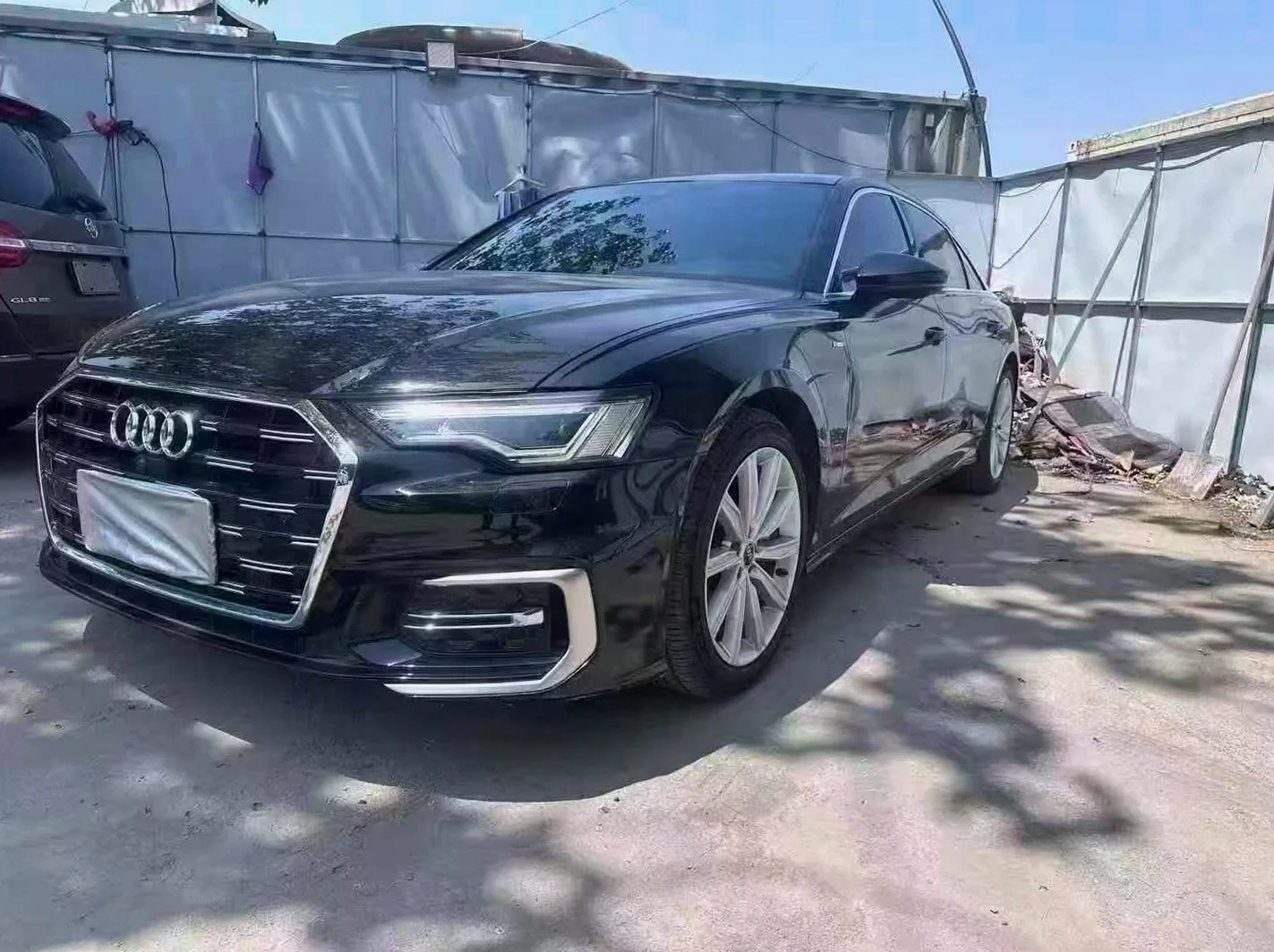 奥迪A6L 正面外观三