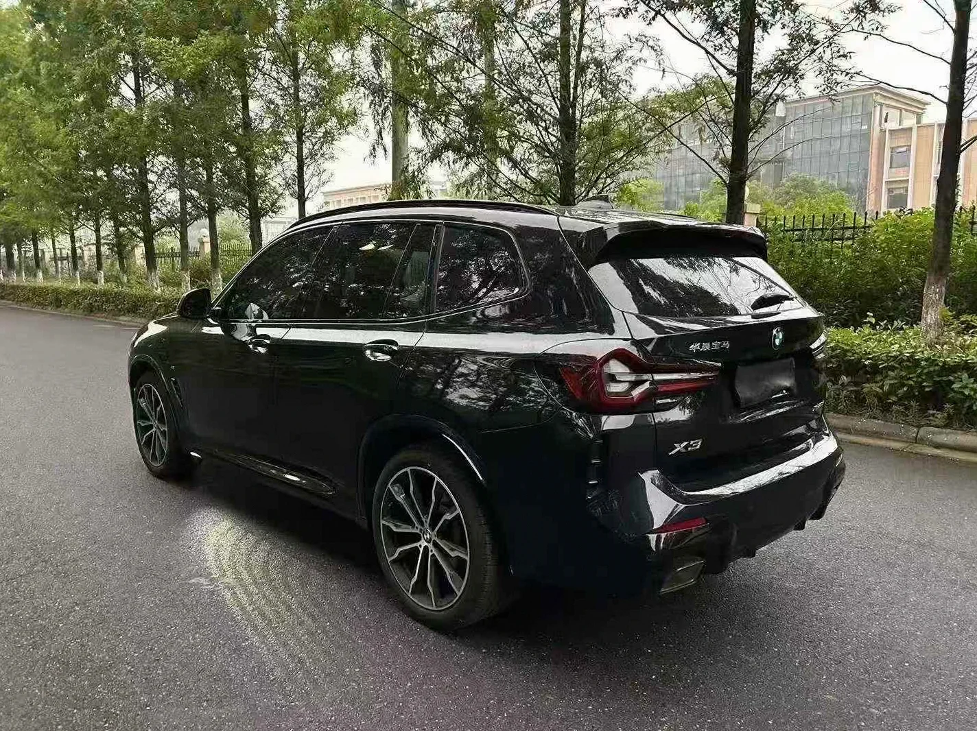 宝马3系 后面外观三