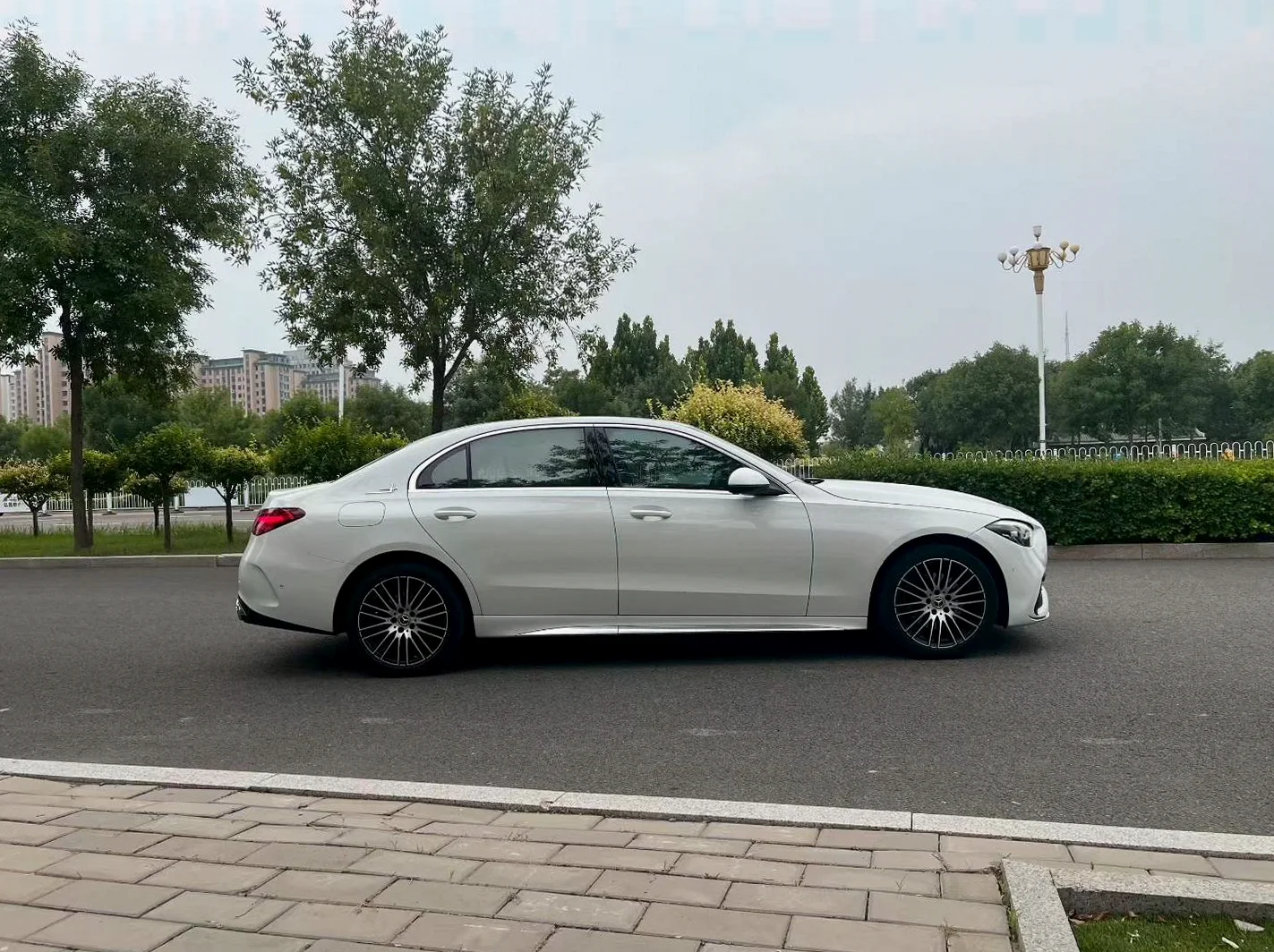 奔驰C 后面外观三