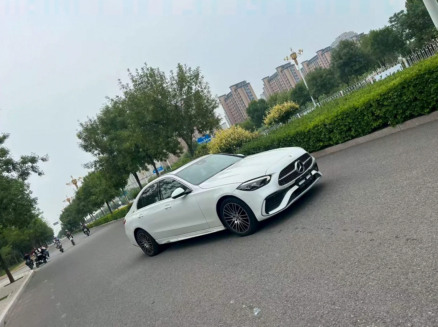 奔驰C 正面外观二