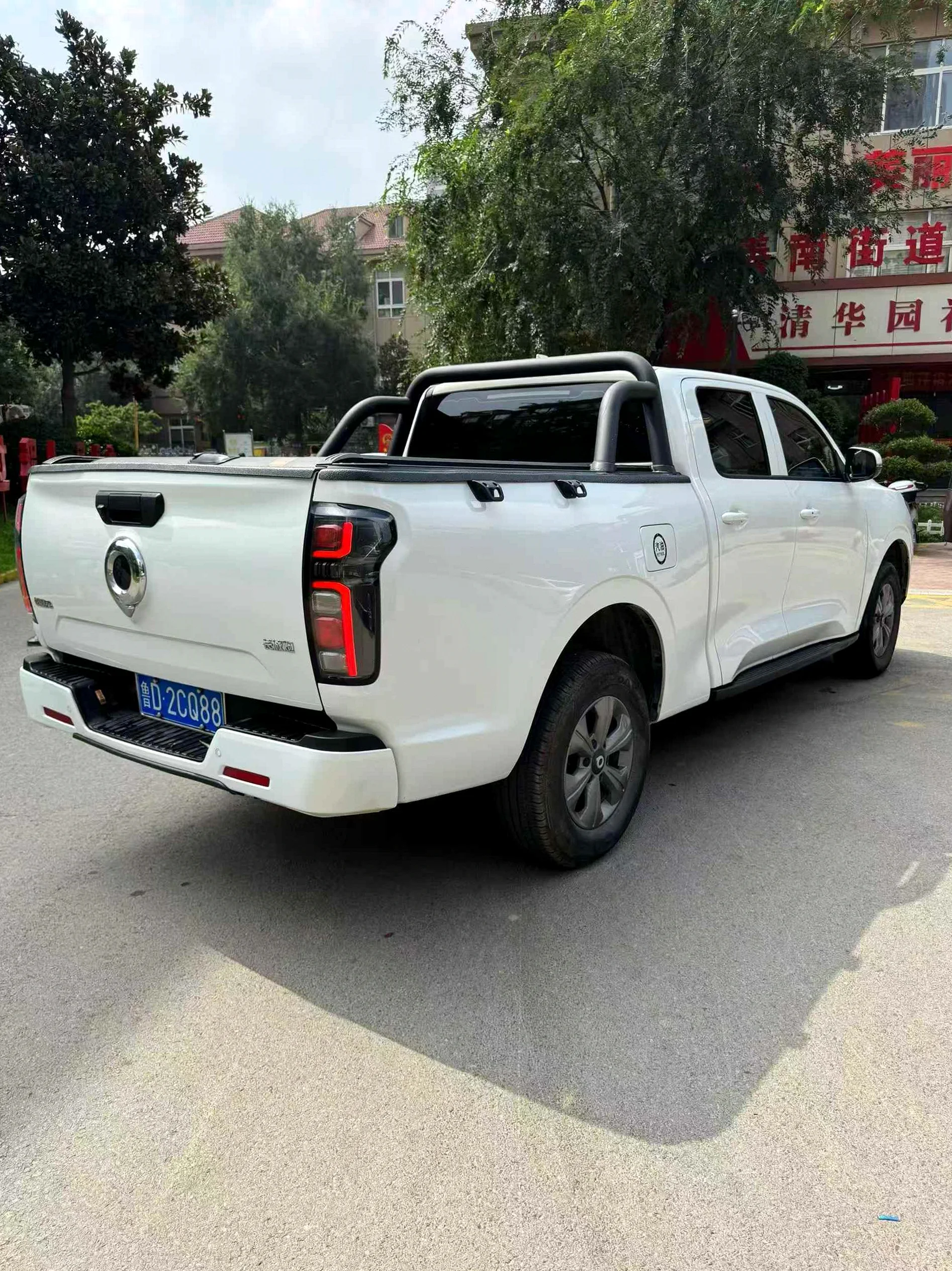 长城汽车炮 后面外观一