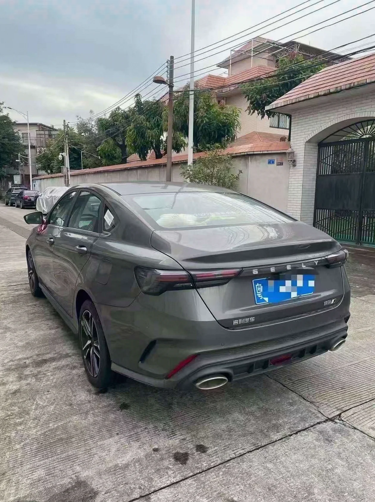 吉利缤瑞 驾驶室