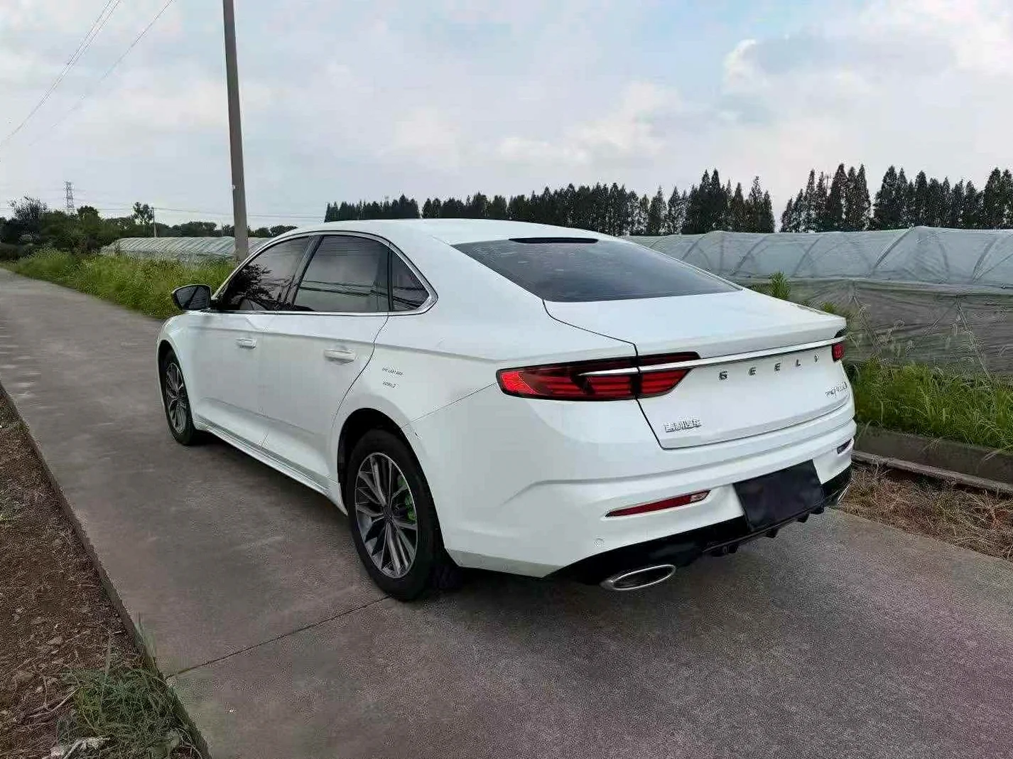 吉利缤瑞 正面外观三