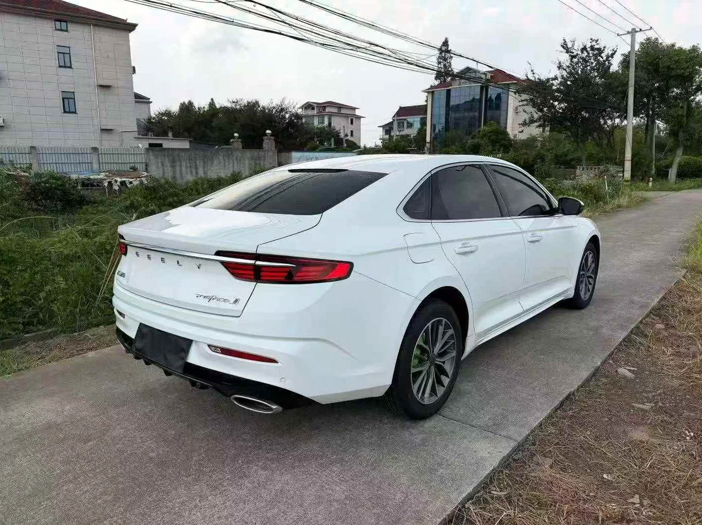 吉利缤瑞 后面外观二