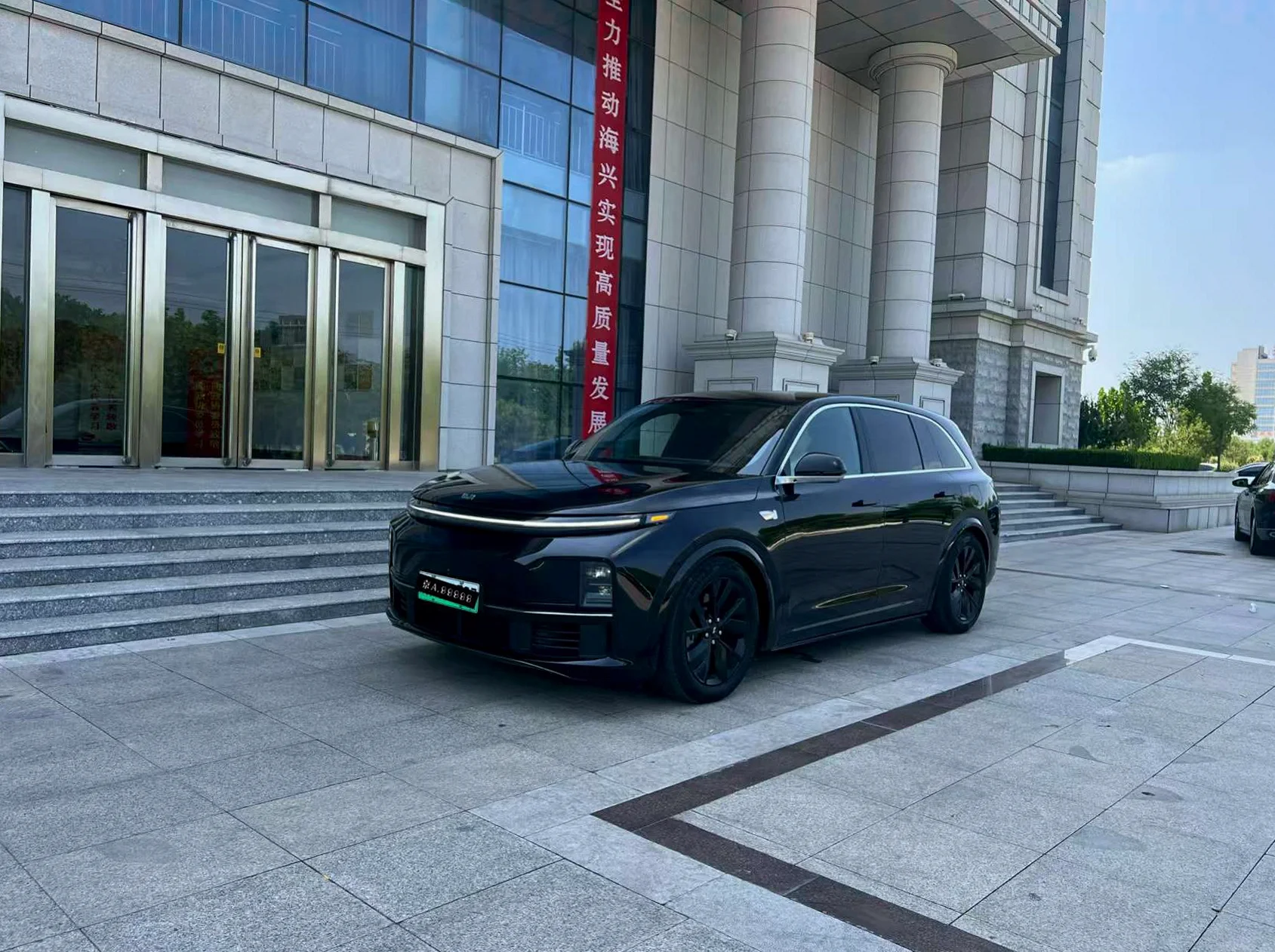理想L7 正面外观三