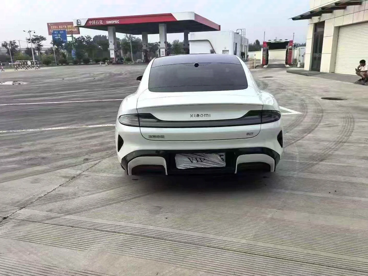 小米SU7 后面外观一