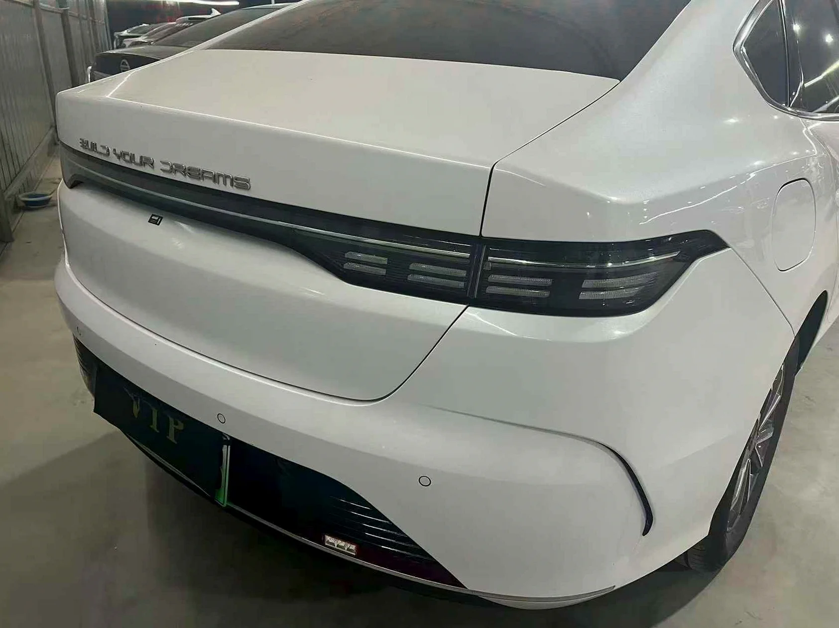 比亚迪驱逐舰 后面外观二