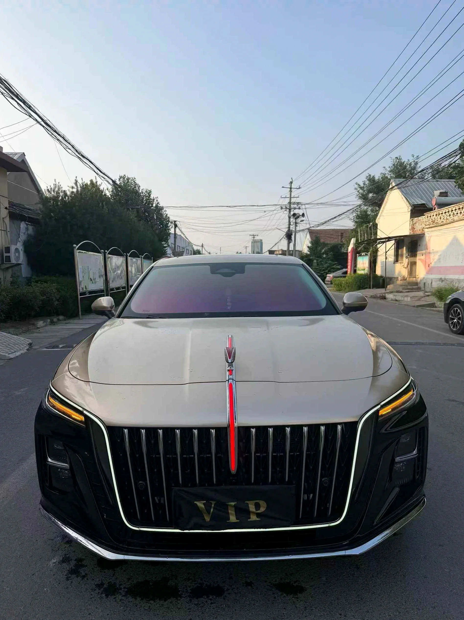 红旗H5 正面外观二