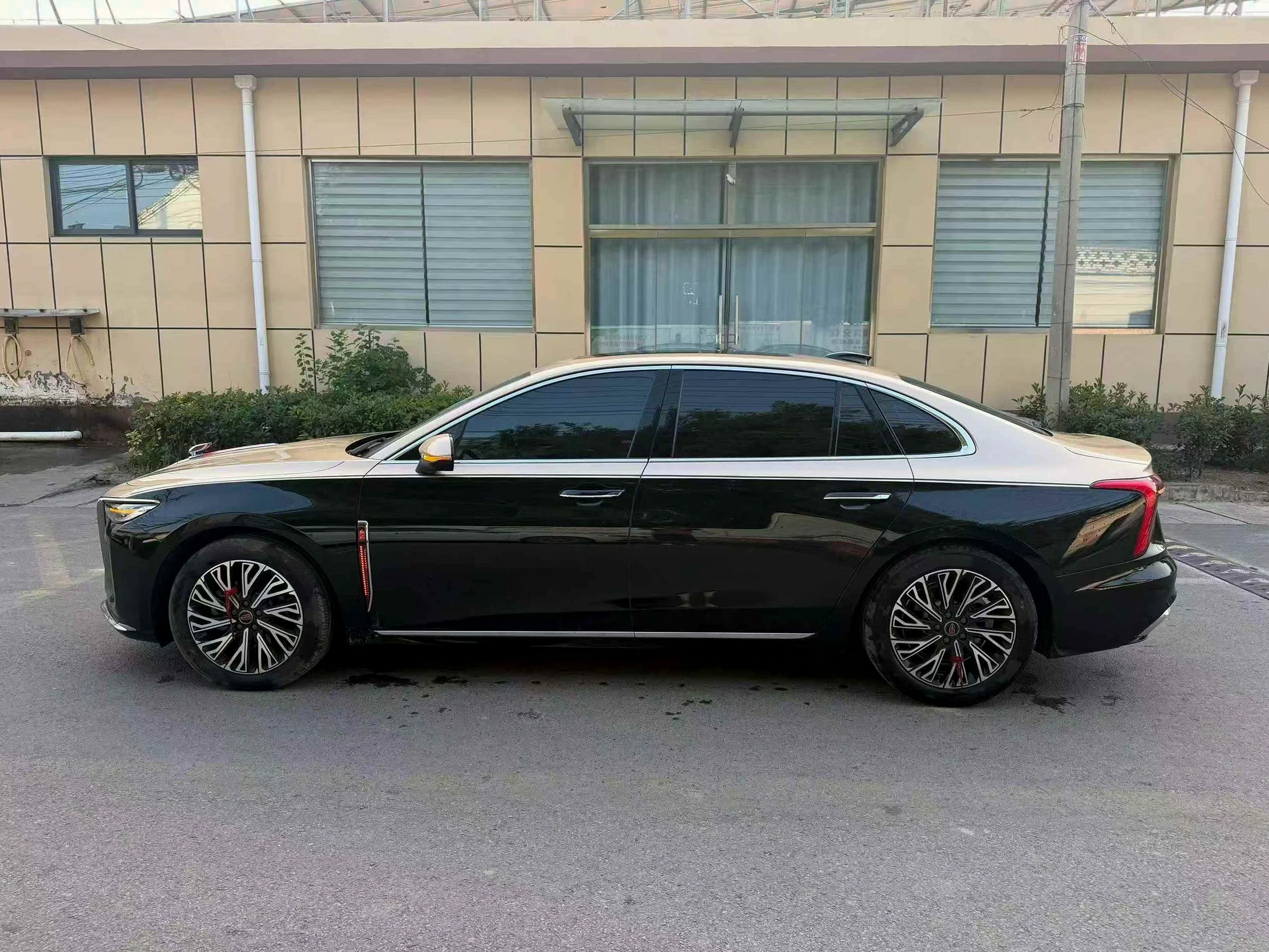 红旗H5 驾驶室