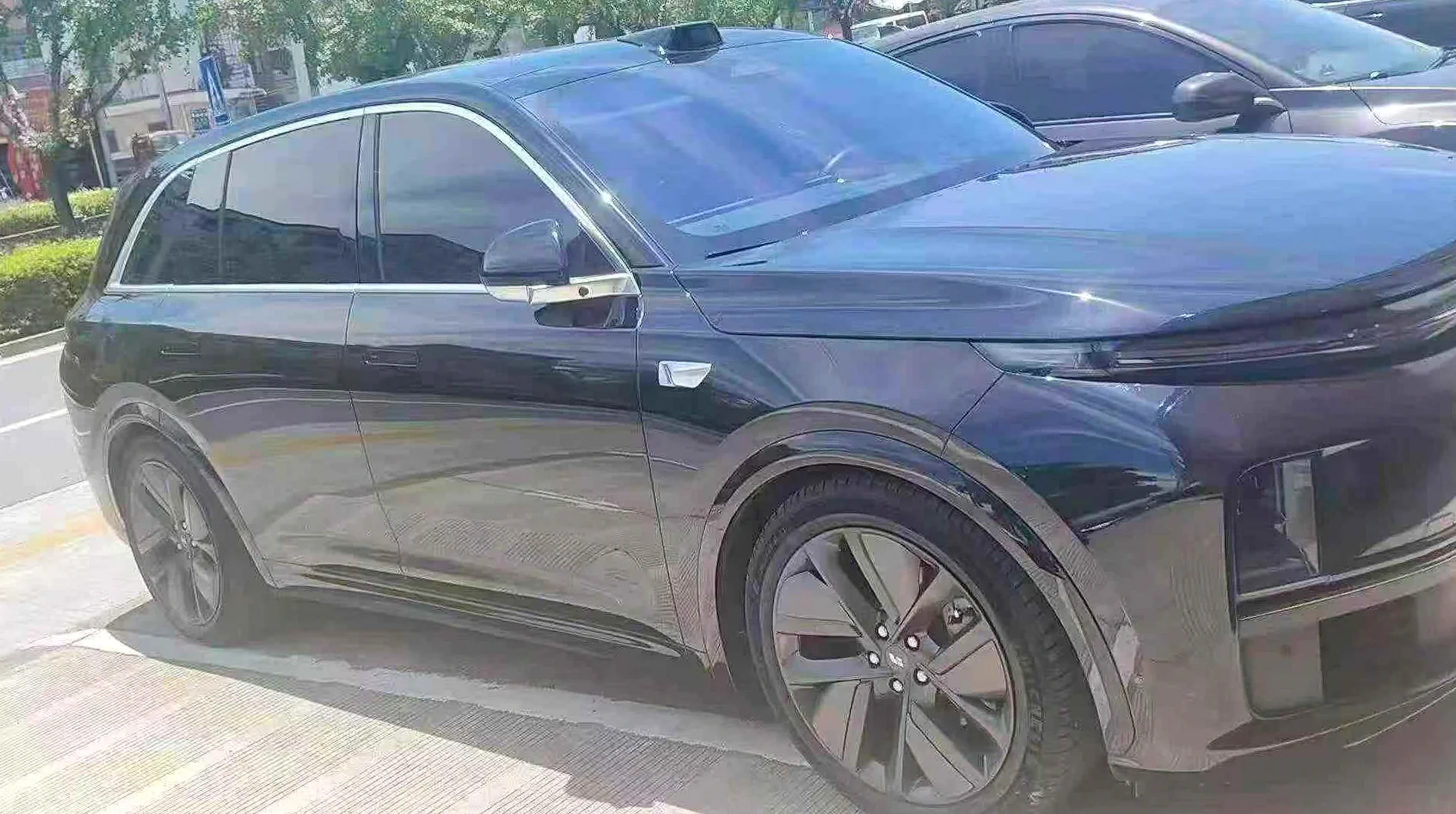 理想L7 正面外观二