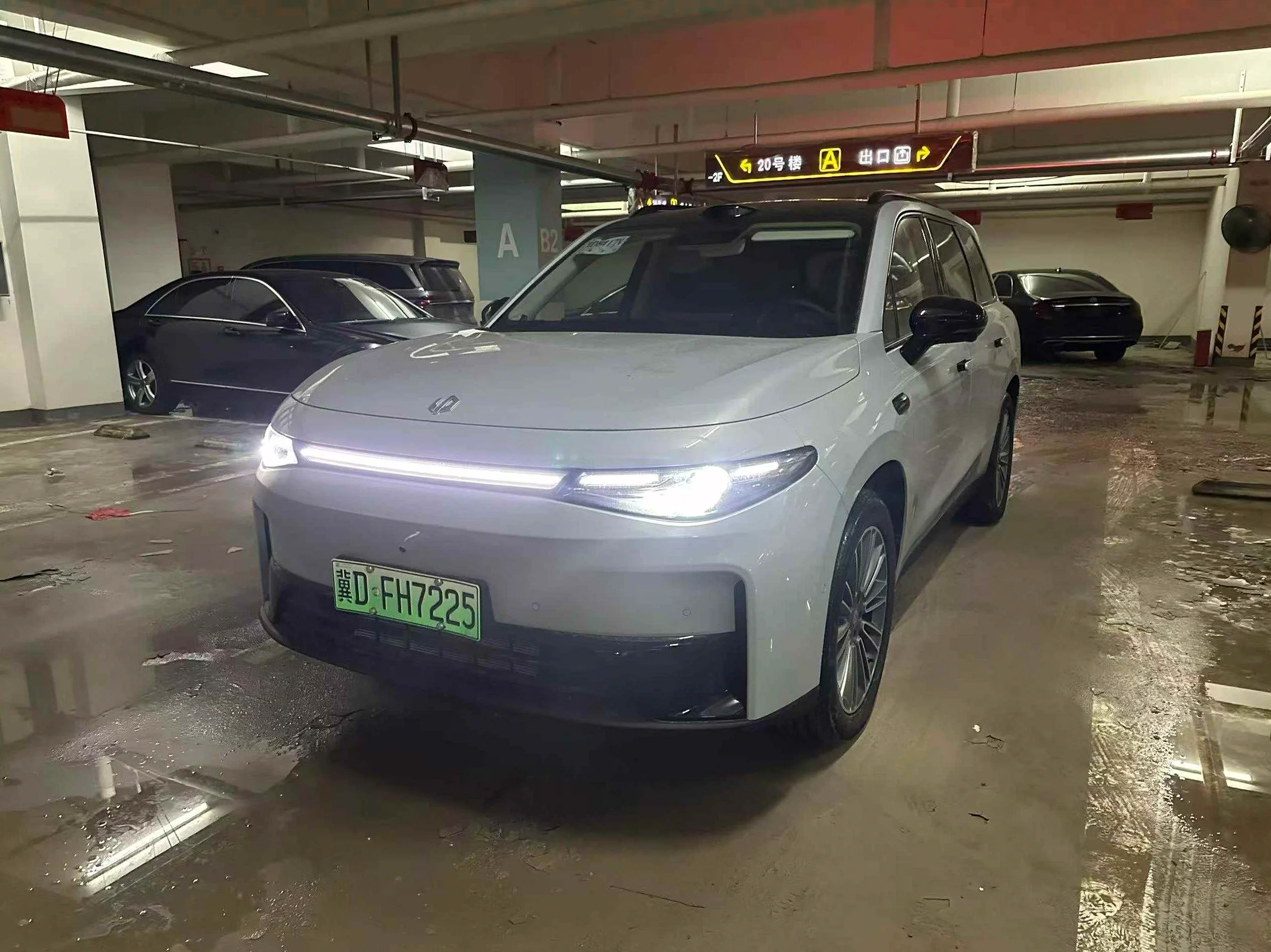 零跑汽车C16 后面外观二