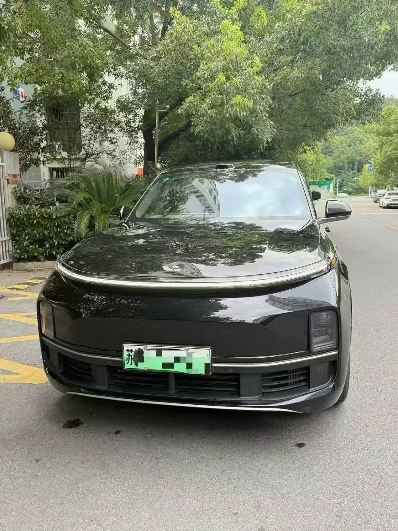 理想L9 正面外观二