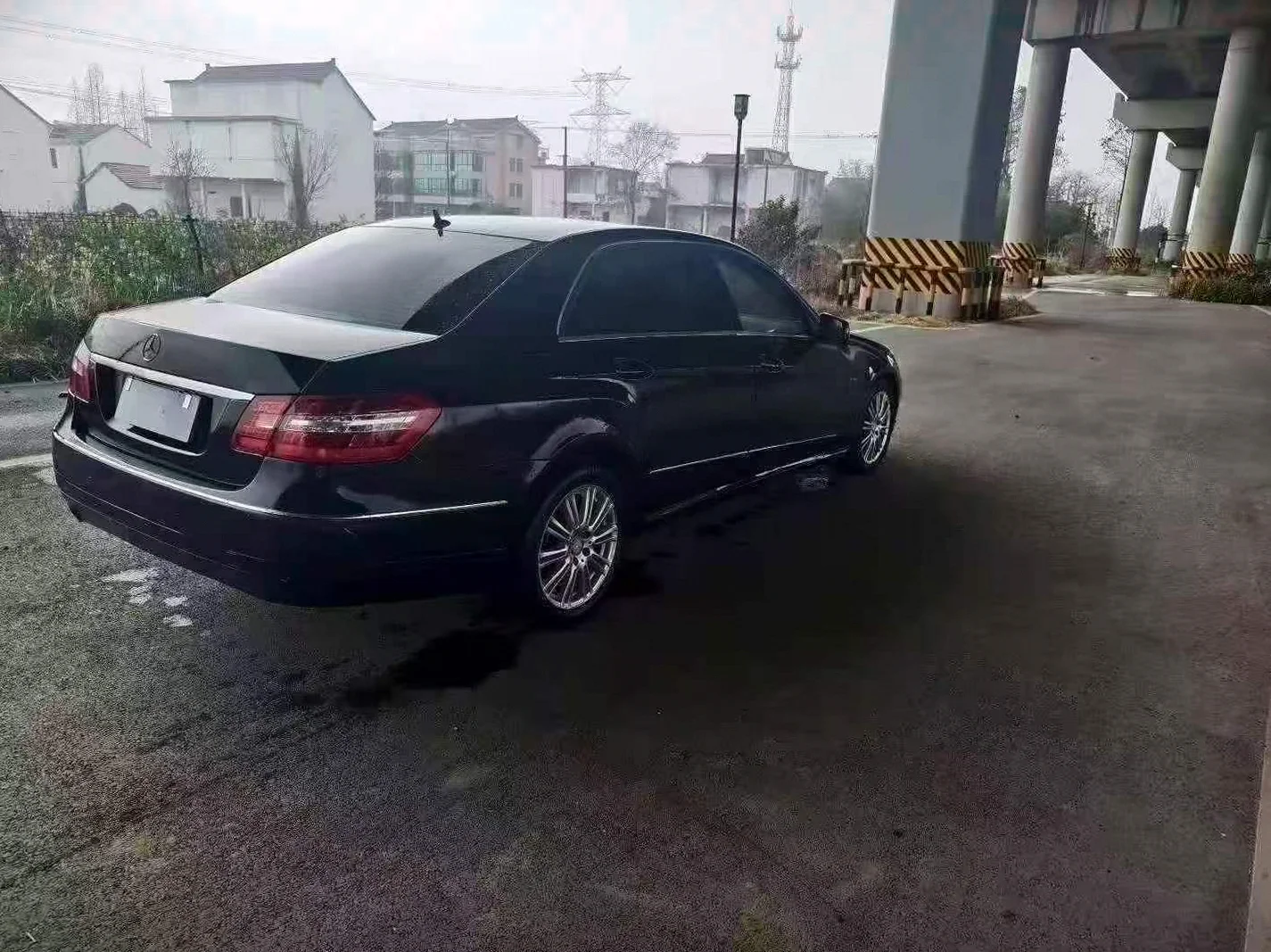 奔驰E 驾驶室