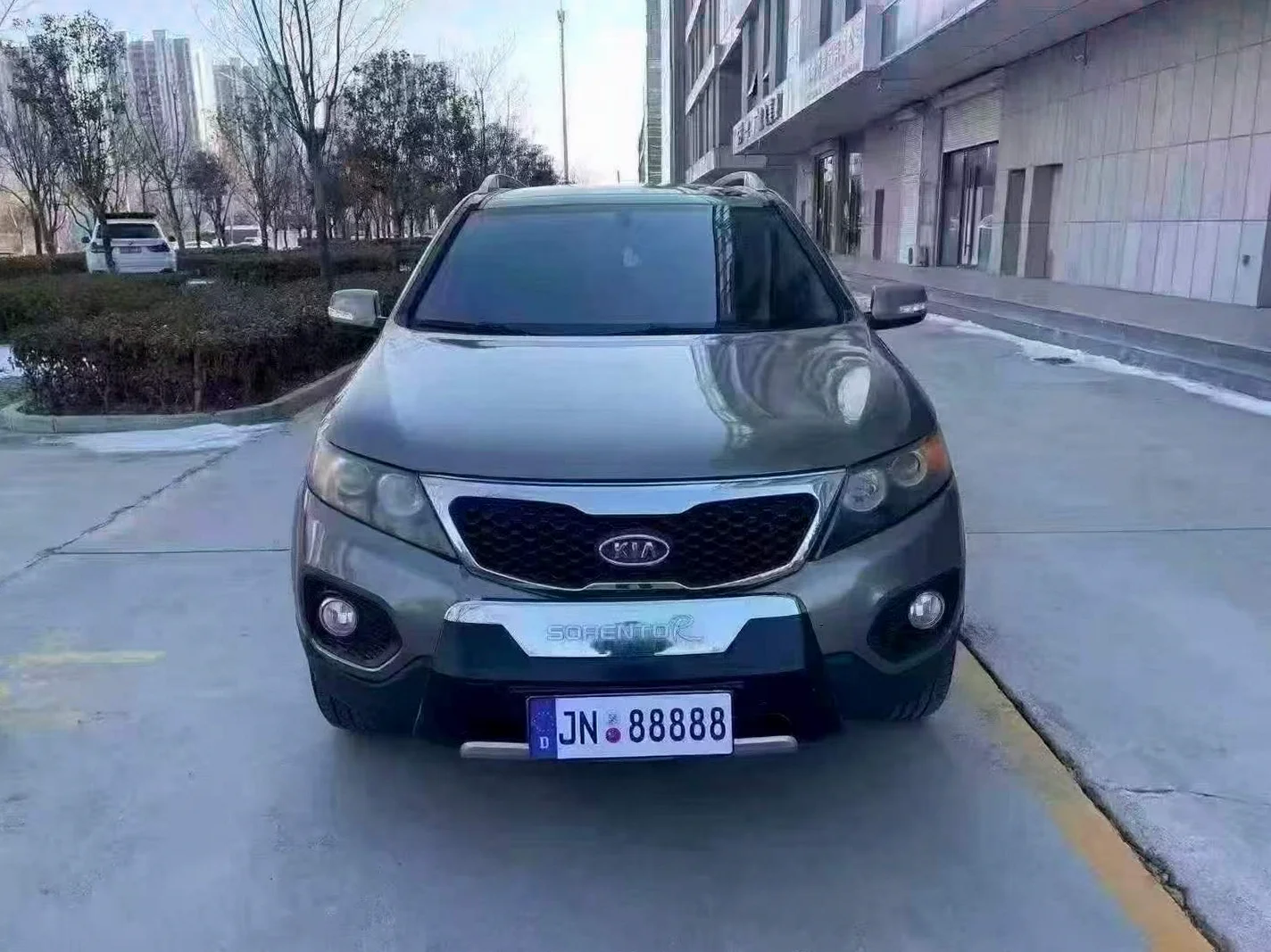 起亚索兰托 正面外观二