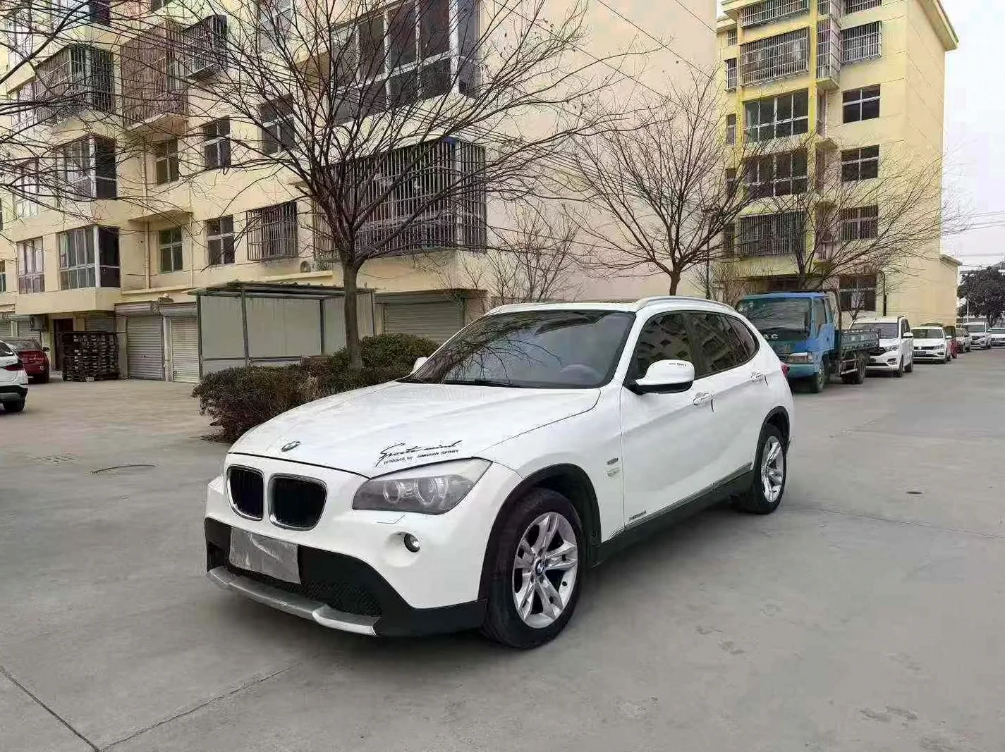 宝马X1 正面外观二