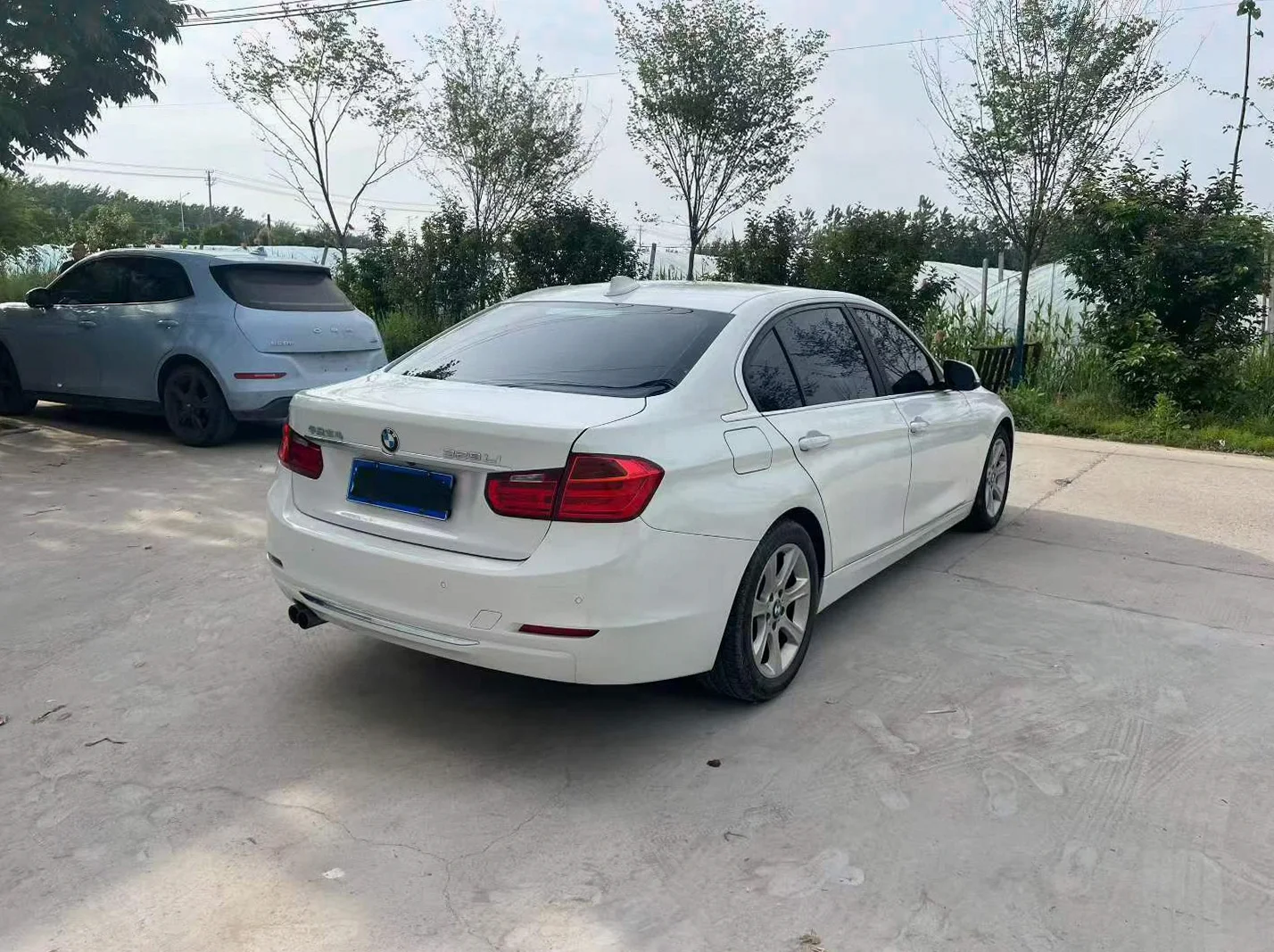 宝马3系 后面外观二