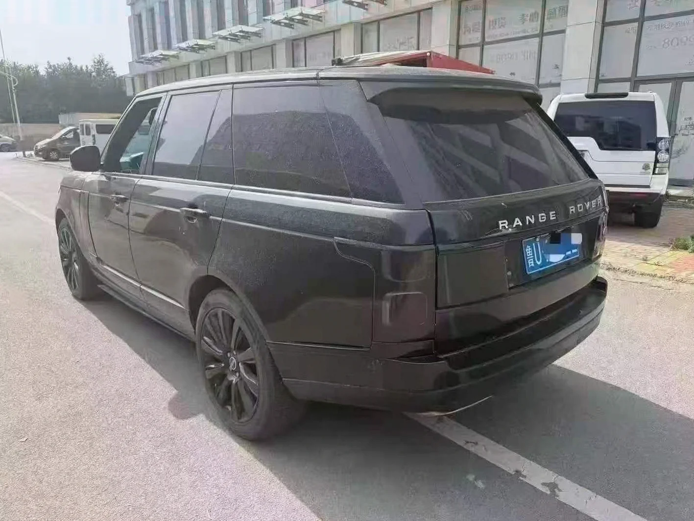 路虎揽胜行政 后面外观一
