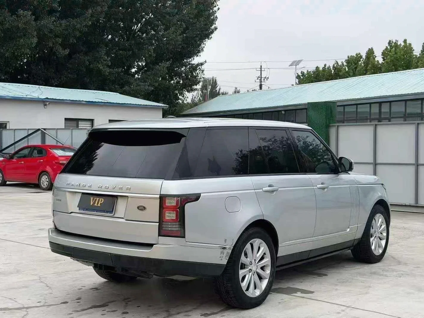 路虎揽胜行政 后面外观二