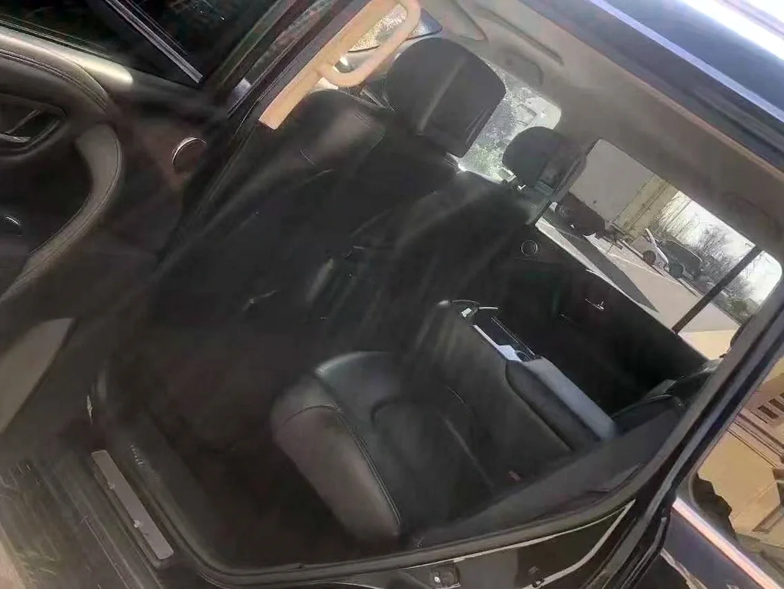 英菲尼迪QX56 后面外观二