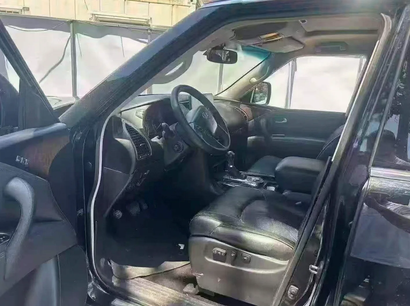 英菲尼迪QX56 后面外观一