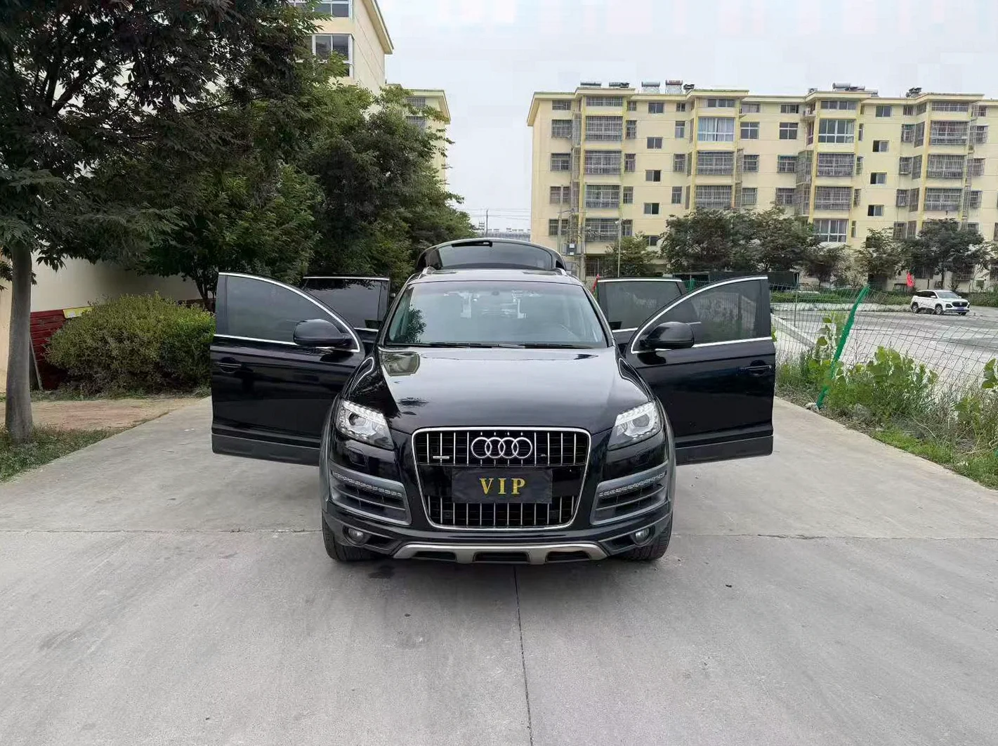 奥迪Q7 驾驶室