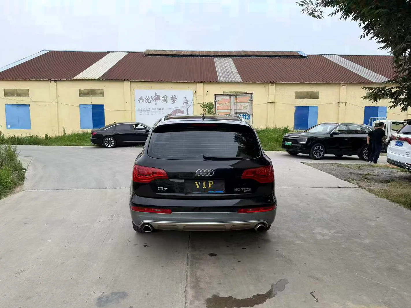 奥迪Q7 后面外观一