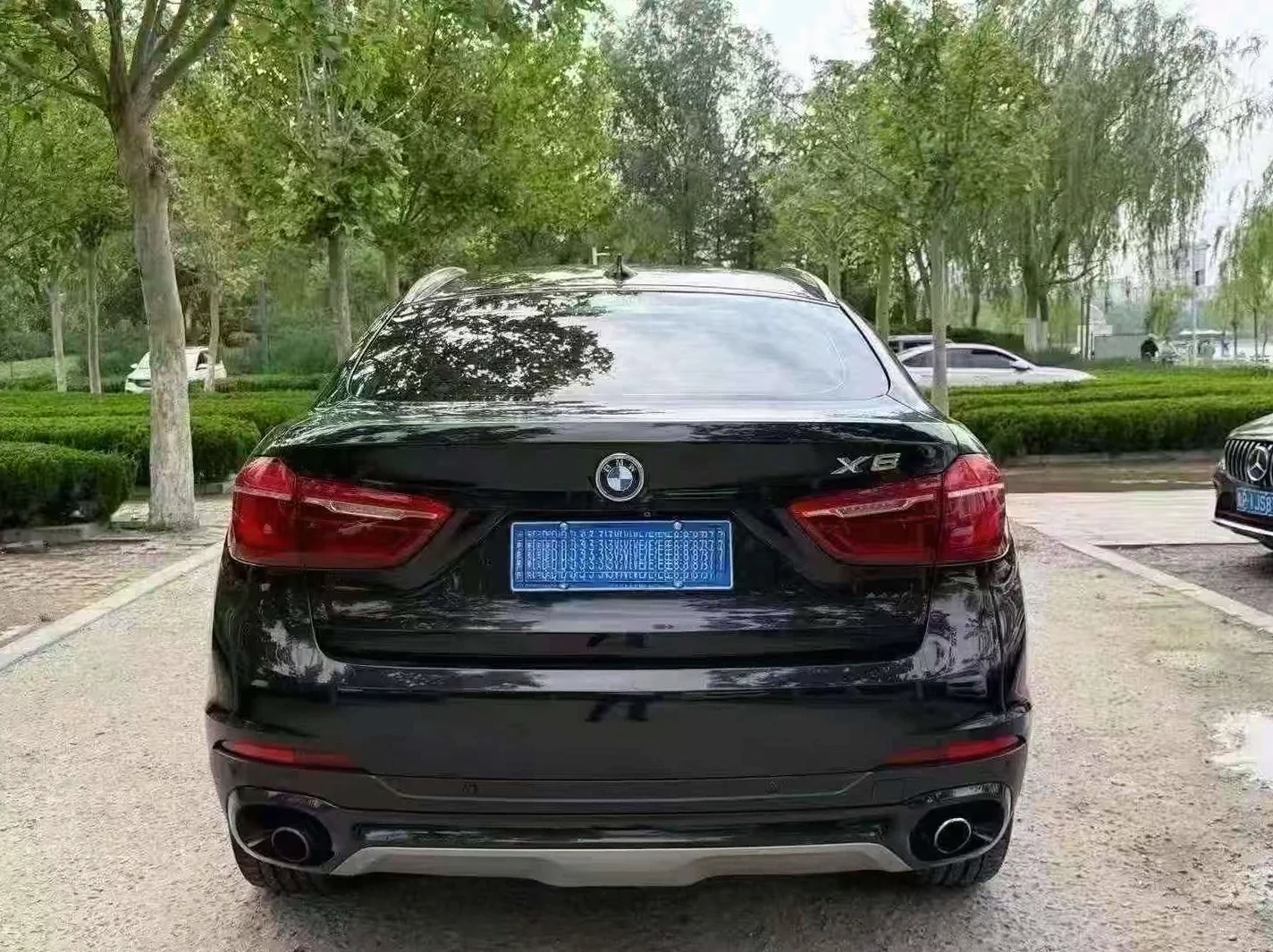 宝马X6 后面外观二