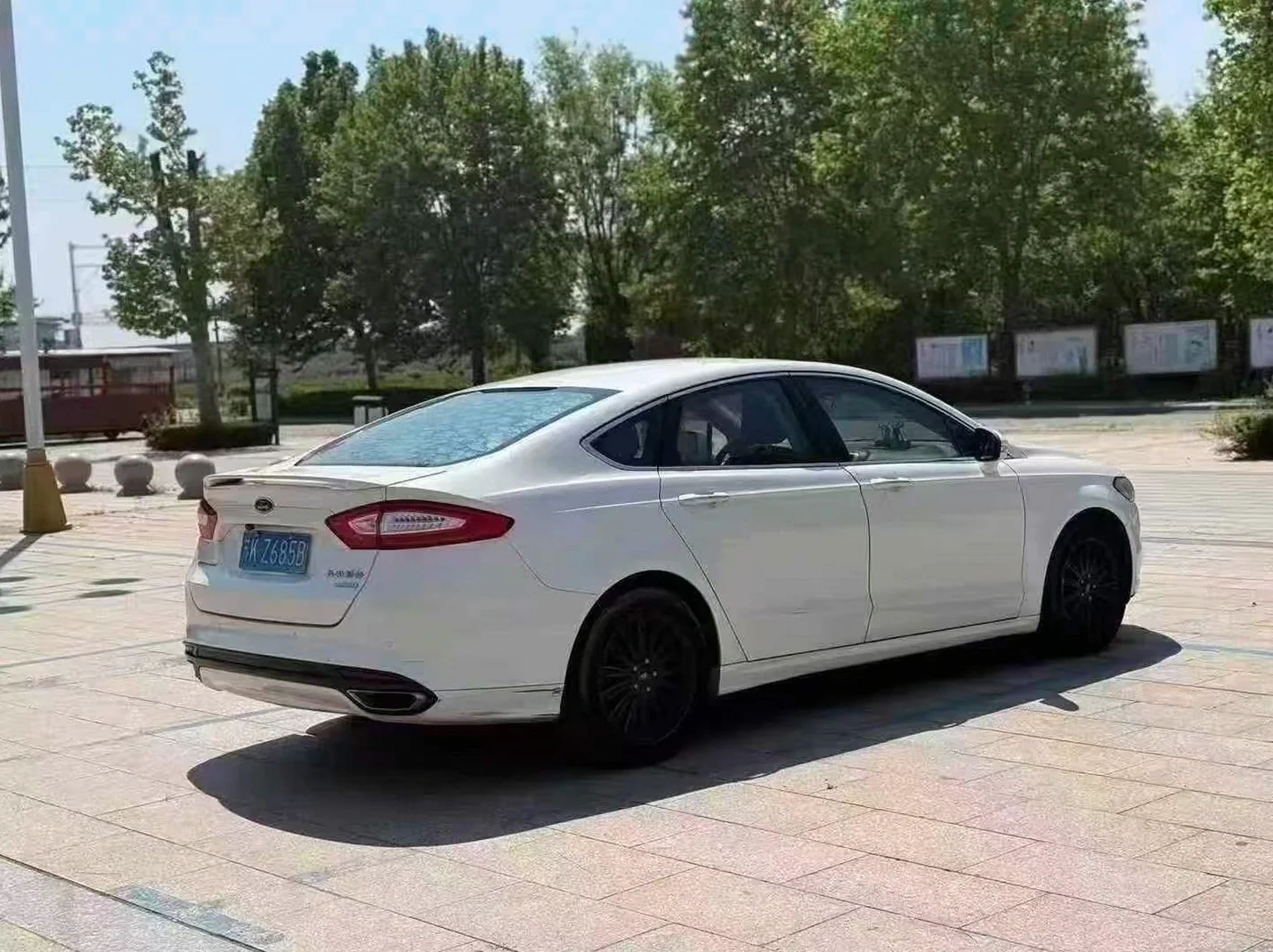 福特蒙迪欧 后面外观三
