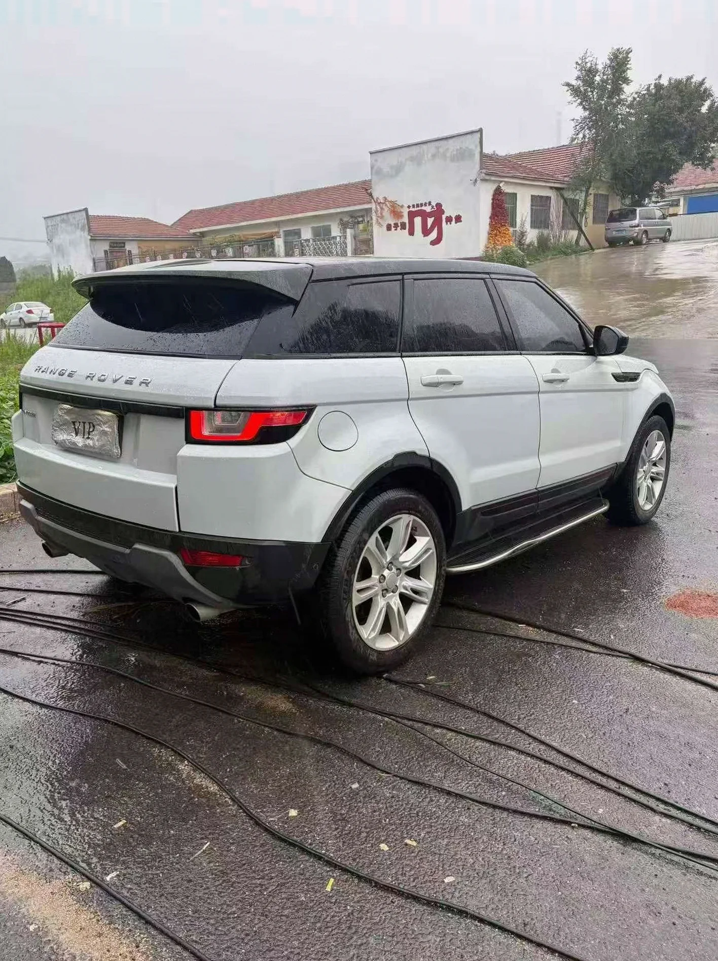 路虎极光 后面外观三