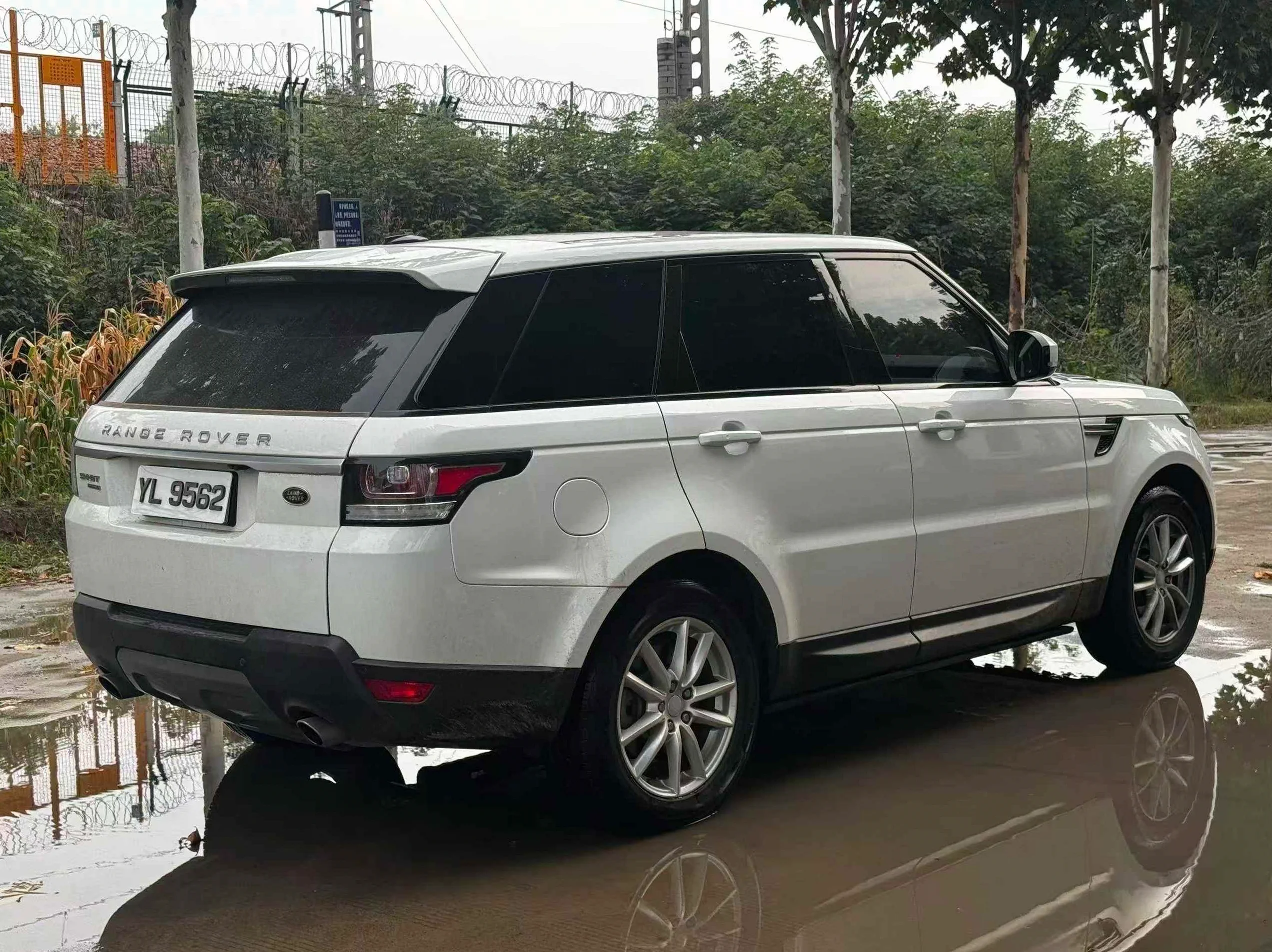 路虎揽胜运动 后面外观三