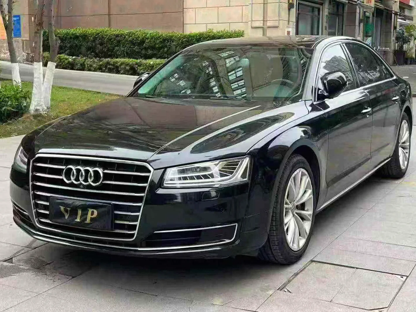 奥迪A8L 正面外观三