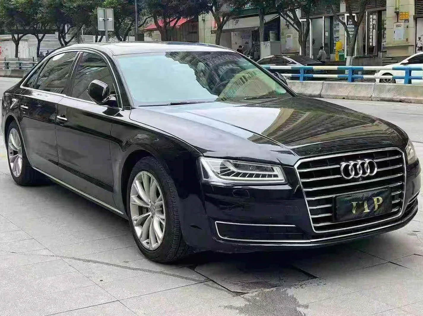 17款奥迪A8L 45豪华型