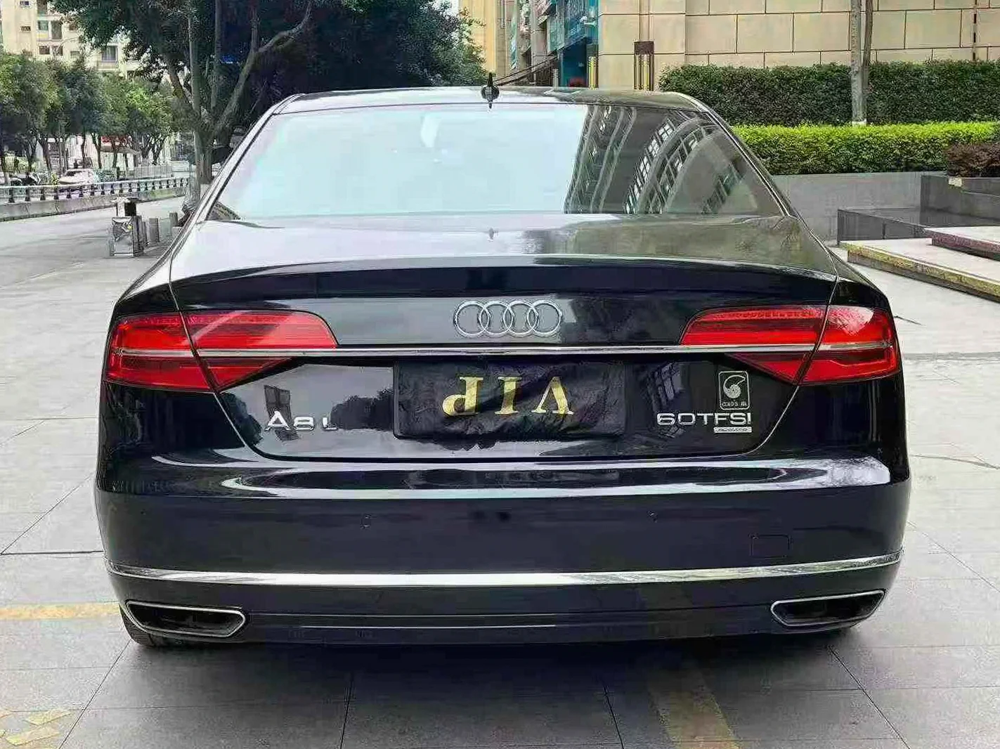 奥迪A8L 内饰后排