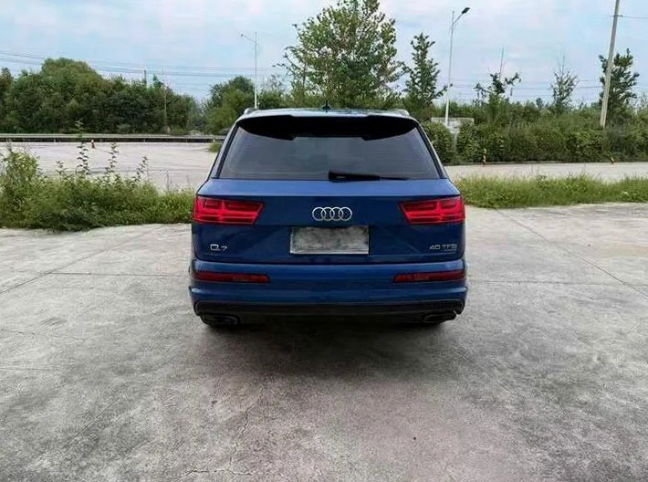 奥迪Q7 正面外观二