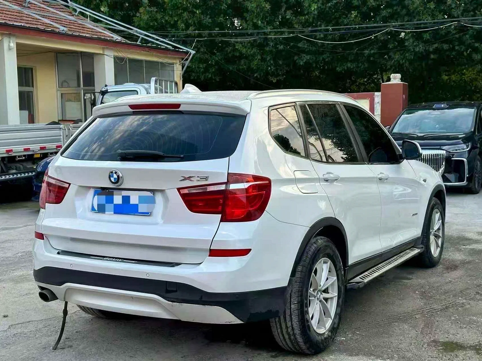 宝马X3 后面外观三