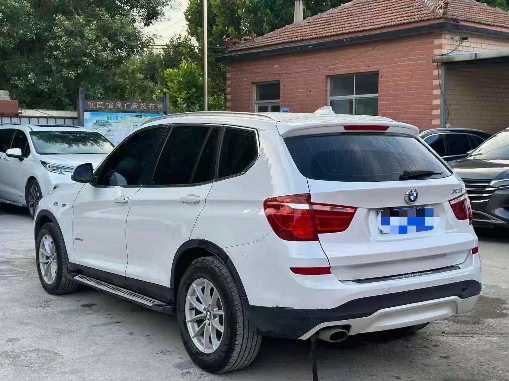 宝马X3 后面外观一