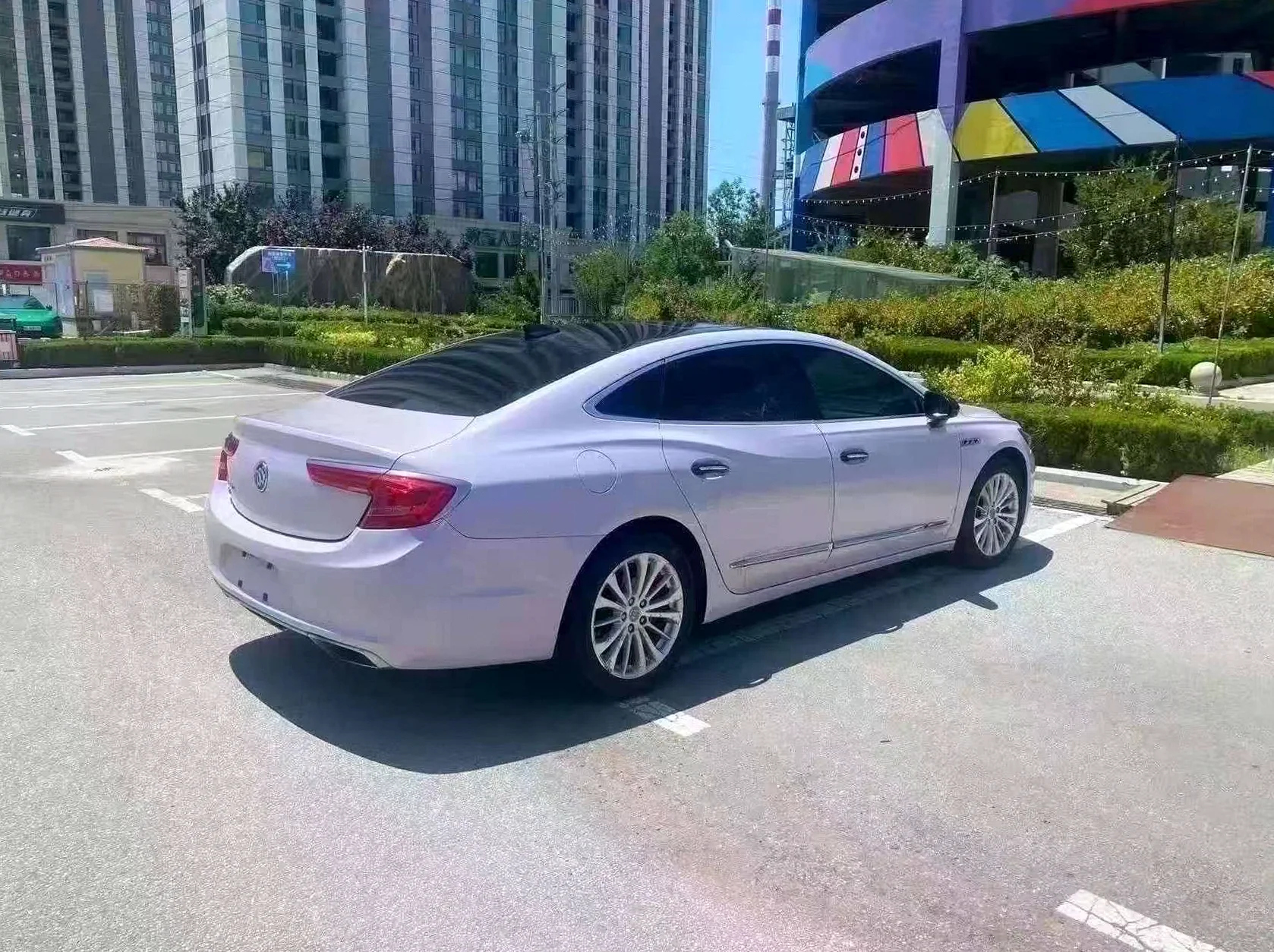 别克君越 驾驶室