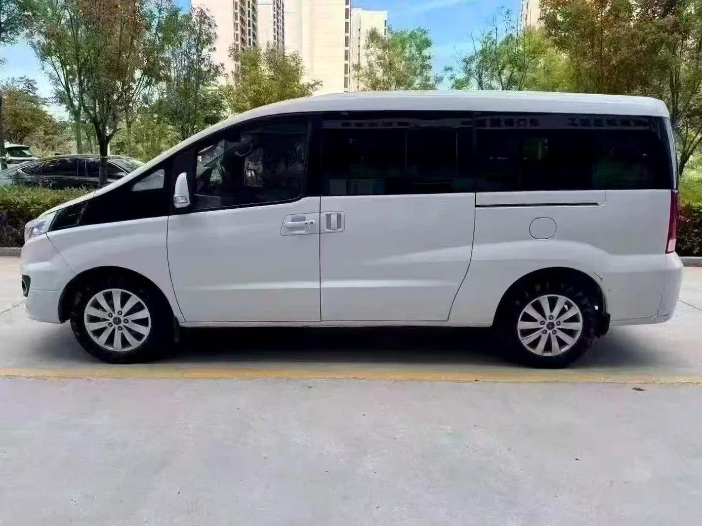江淮瑞风 后面外观三