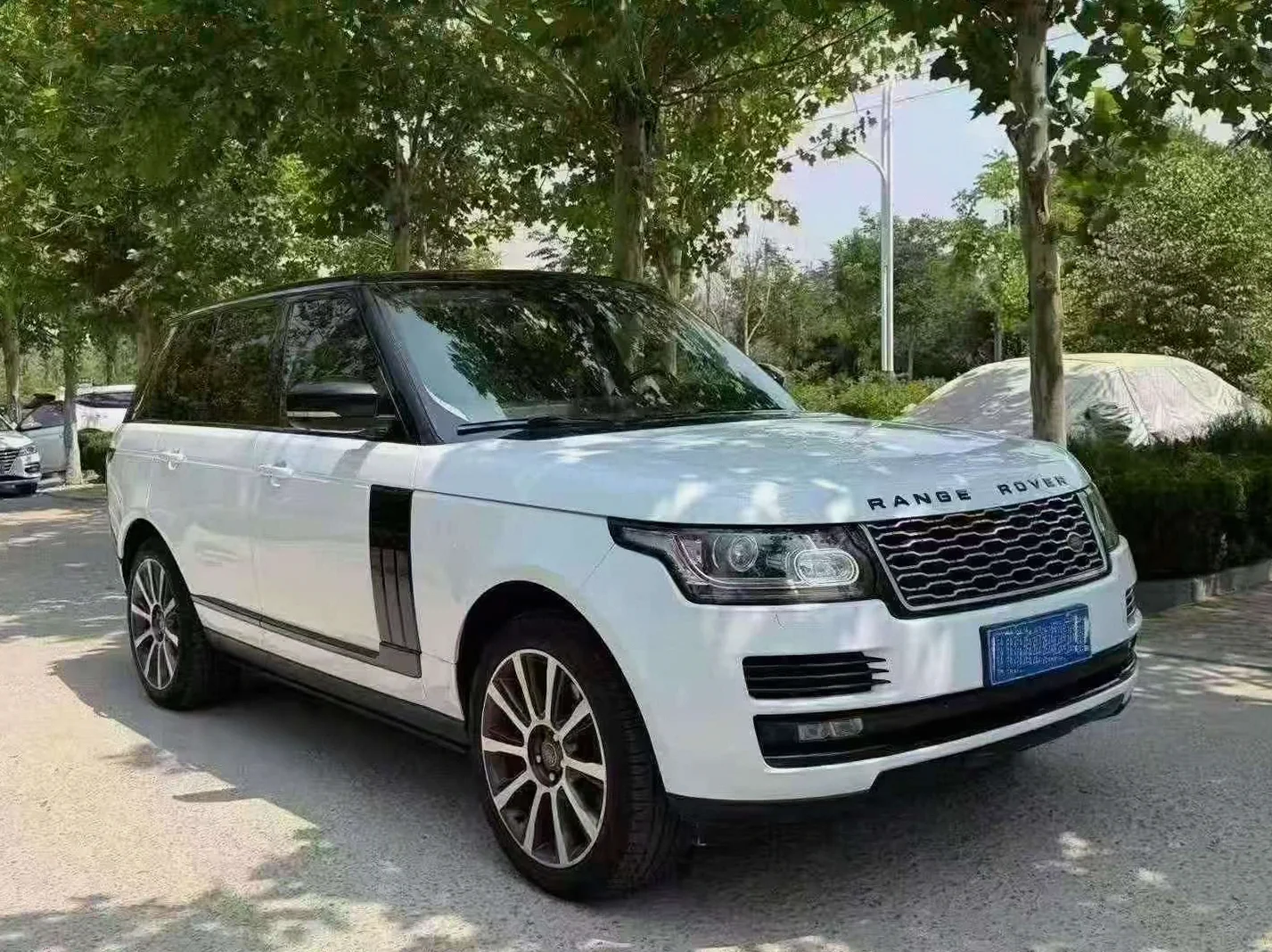 路虎揽胜 正面外观三
