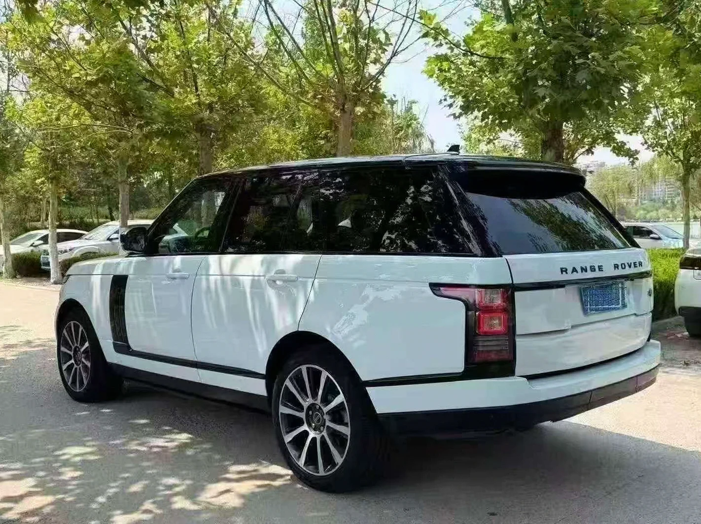 路虎揽胜 后面外观三