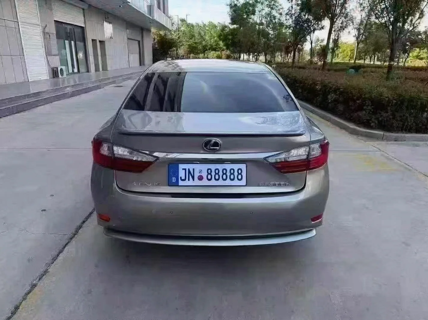 雷克萨斯ES 后面外观二