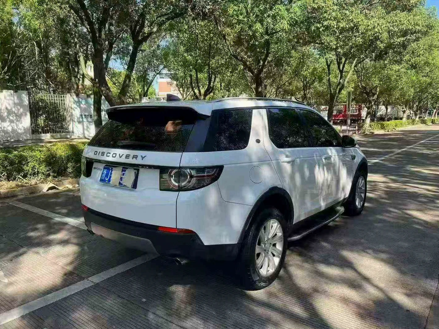 路虎发现神行 驾驶室