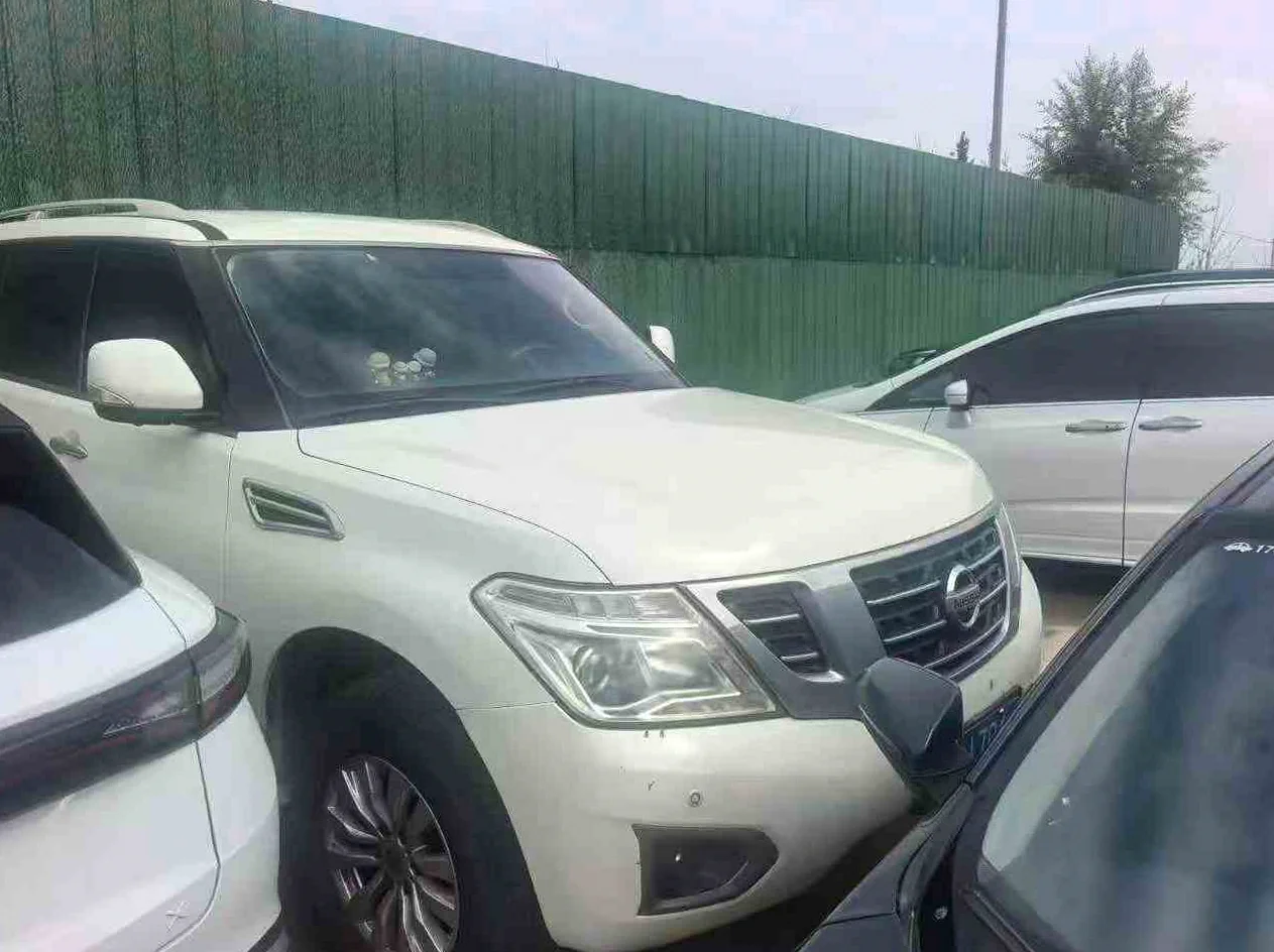 日产途乐 后面外观二