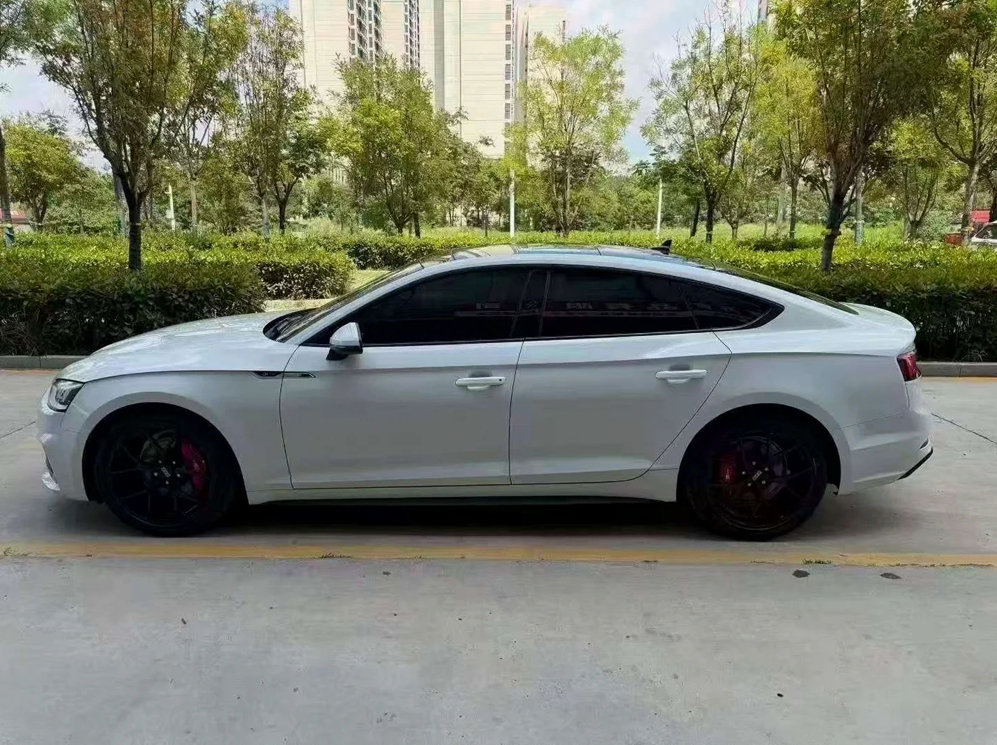 奥迪A5 后面外观三